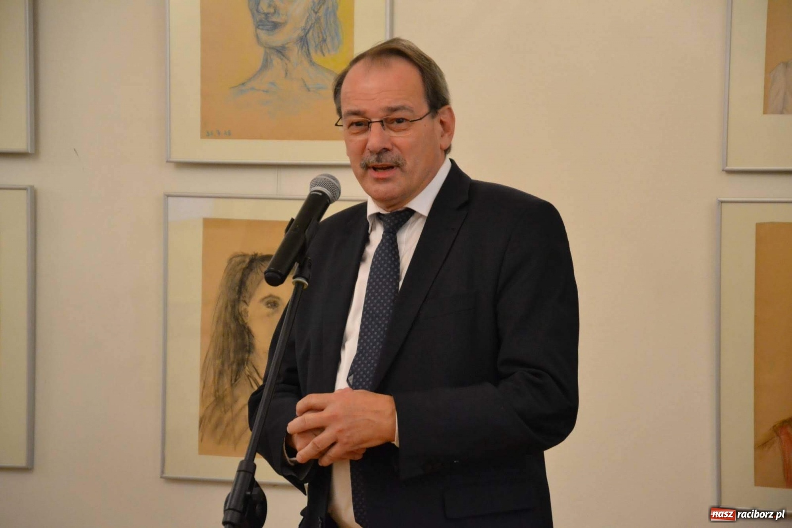 Zdjęcie w galerii na portalu naszraciborz.pl: Młodzieżowy Tydzień Sztuki - wernisaż na Zamku Piastowskim wiadomości z regionu