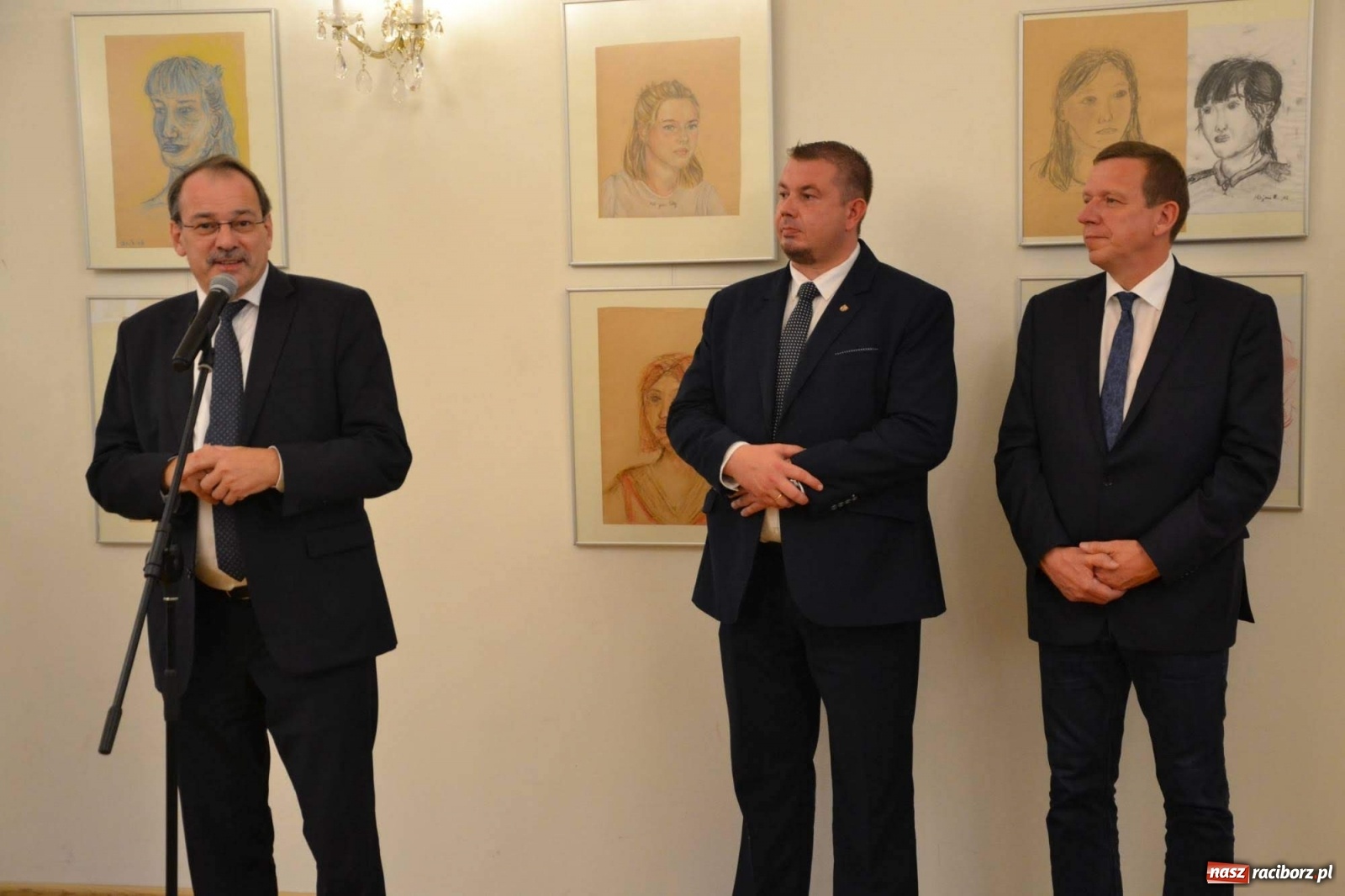 Zdjęcie w galerii na portalu naszraciborz.pl: Młodzieżowy Tydzień Sztuki - wernisaż na Zamku Piastowskim wiadomości z regionu