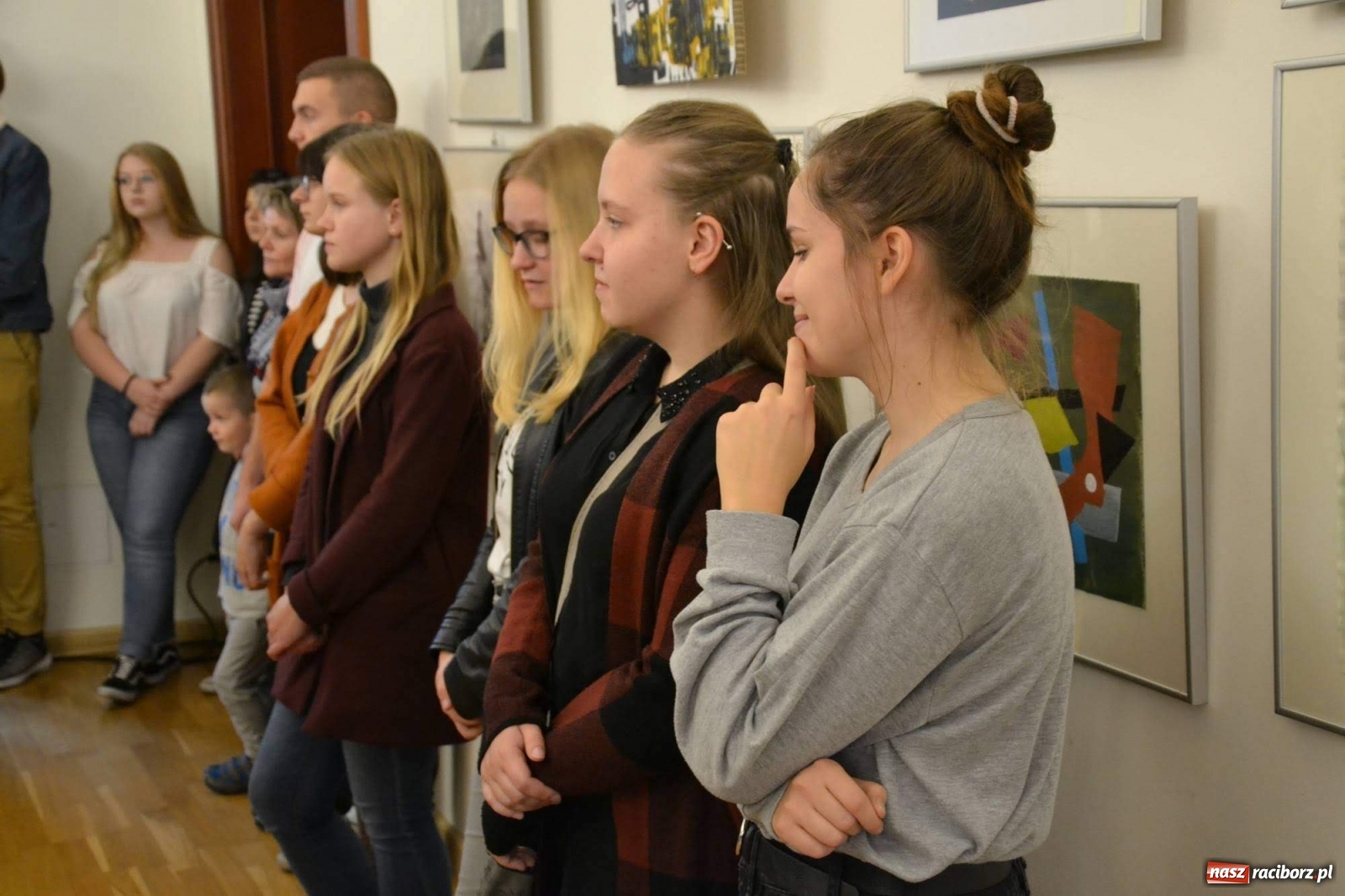 Zdjęcie w galerii na portalu naszraciborz.pl: Młodzieżowy Tydzień Sztuki - wernisaż na Zamku Piastowskim wiadomości z regionu