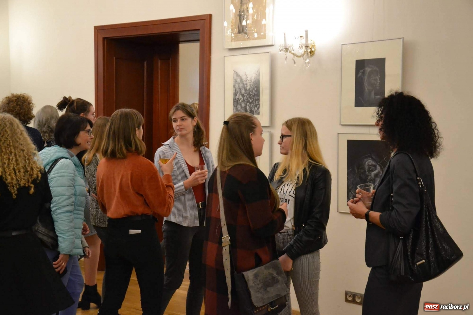 Zdjęcie w galerii na portalu naszraciborz.pl: Młodzieżowy Tydzień Sztuki - wernisaż na Zamku Piastowskim wiadomości z regionu
