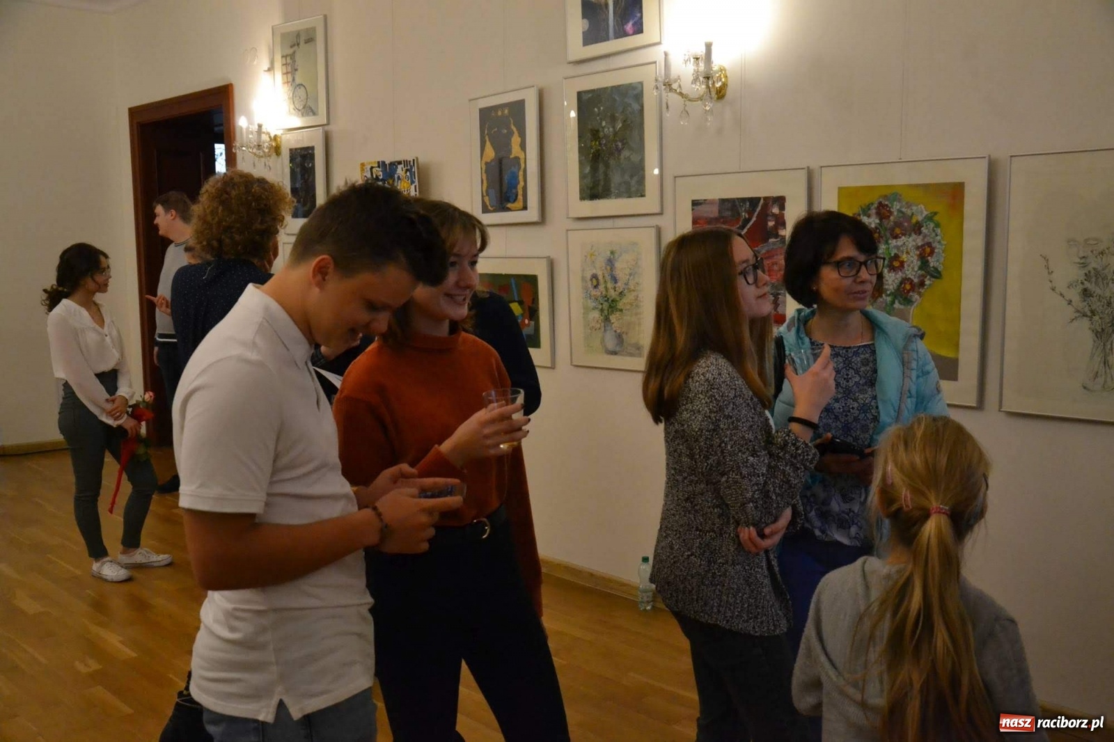 Zdjęcie w galerii na portalu naszraciborz.pl: Młodzieżowy Tydzień Sztuki - wernisaż na Zamku Piastowskim wiadomości z regionu