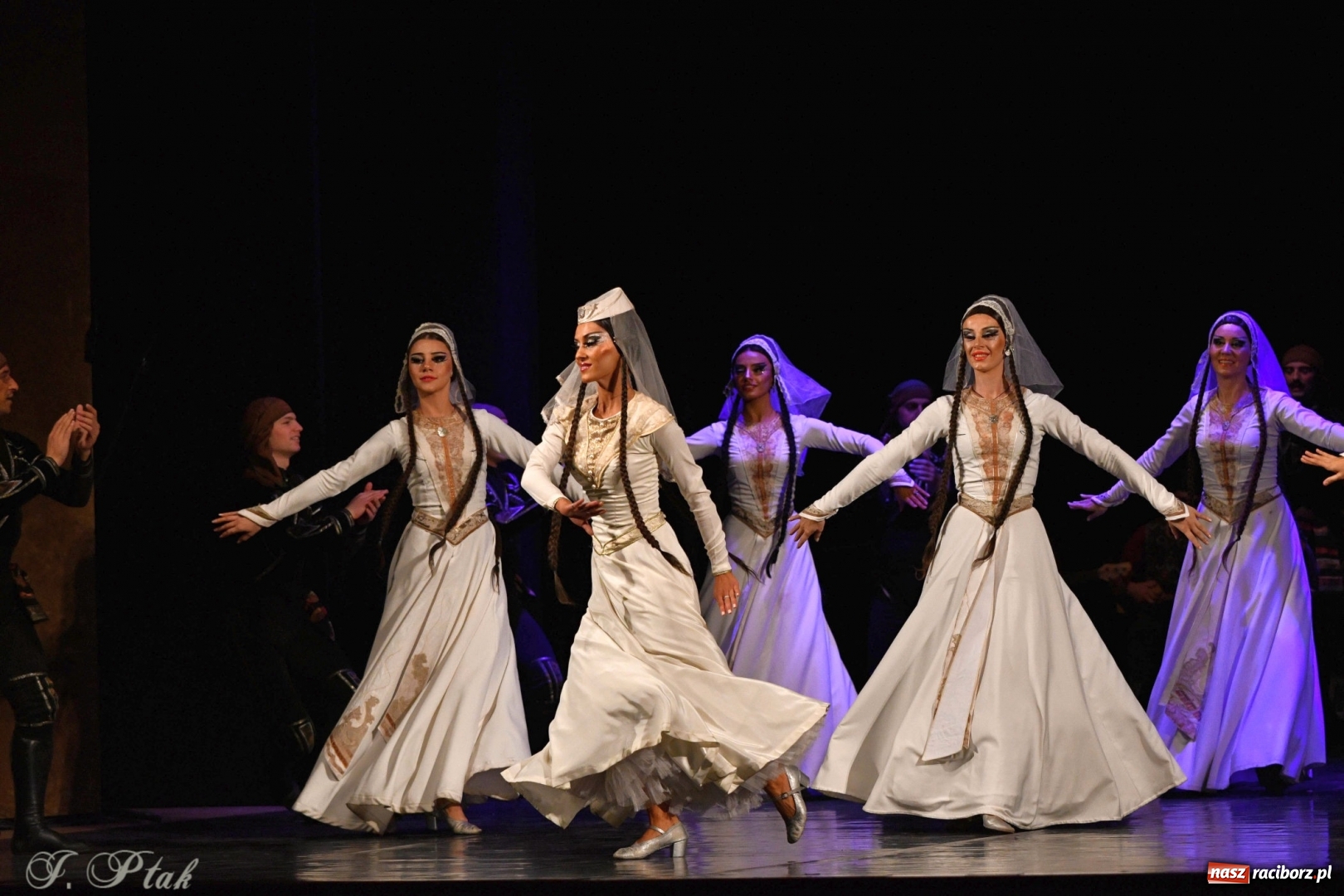 Zdjęcie w galerii na portalu naszraciborz.pl: Narodowa Perła Gruzji na deskach RCK  wiadomości z regionu