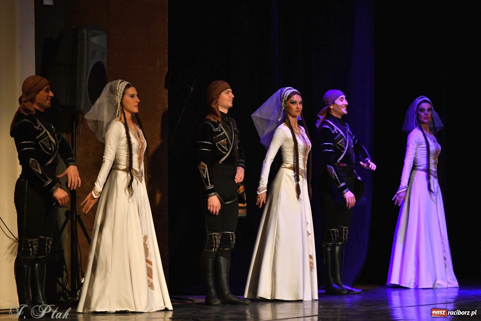 Zdjęcie w galerii na portalu naszraciborz.pl: Narodowa Perła Gruzji na deskach RCK  wiadomości z regionu