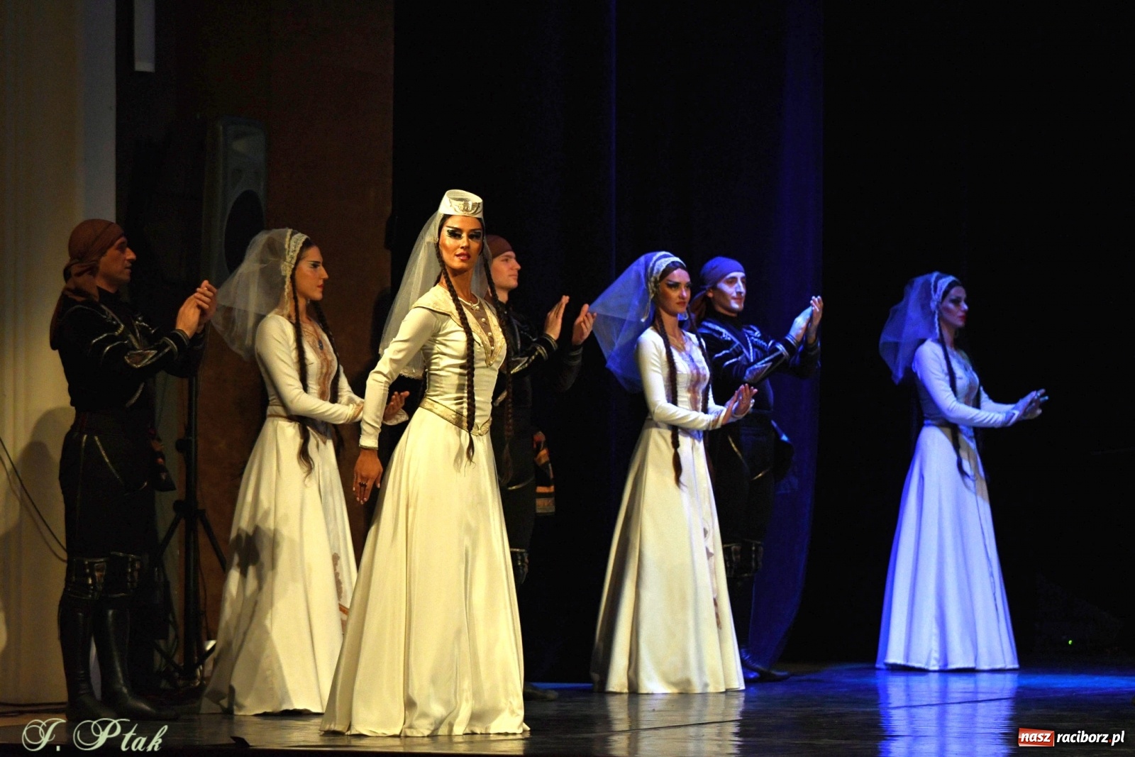 Zdjęcie w galerii na portalu naszraciborz.pl: Narodowa Perła Gruzji na deskach RCK  wiadomości z regionu