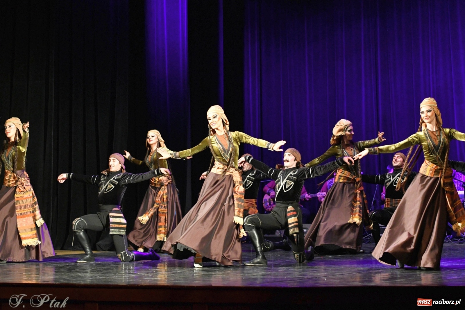 Zdjęcie w galerii na portalu naszraciborz.pl: Narodowa Perła Gruzji na deskach RCK  wiadomości z regionu