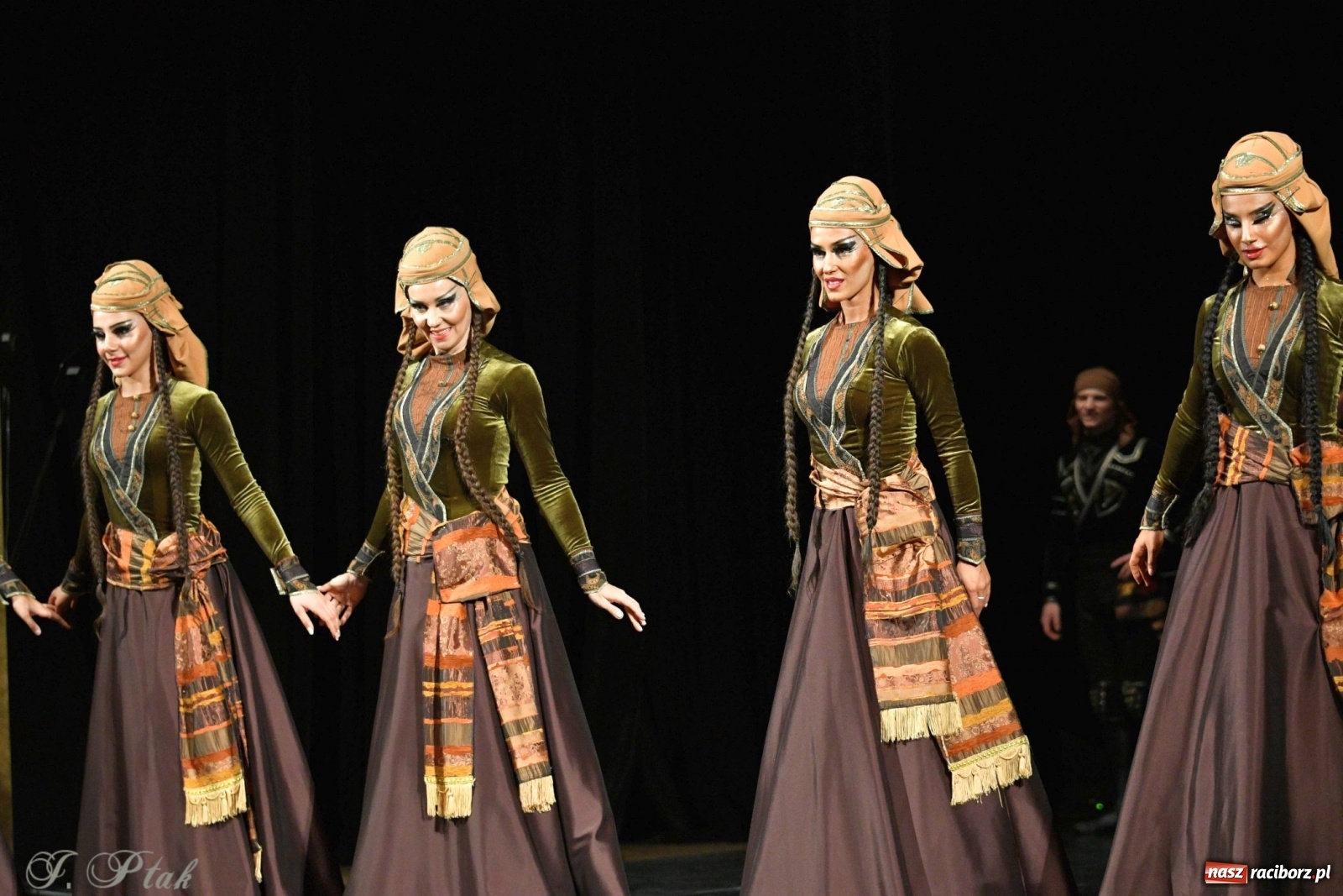 Zdjęcie w galerii na portalu naszraciborz.pl: Narodowa Perła Gruzji na deskach RCK  wiadomości z regionu