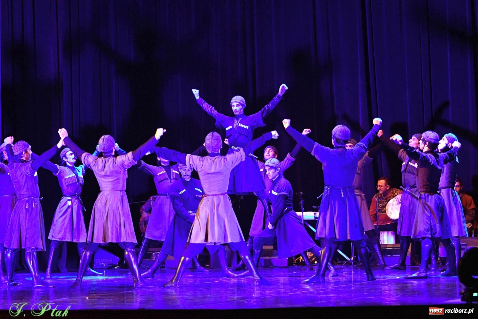 Zdjęcie w galerii na portalu naszraciborz.pl: Narodowa Perła Gruzji na deskach RCK  wiadomości z regionu