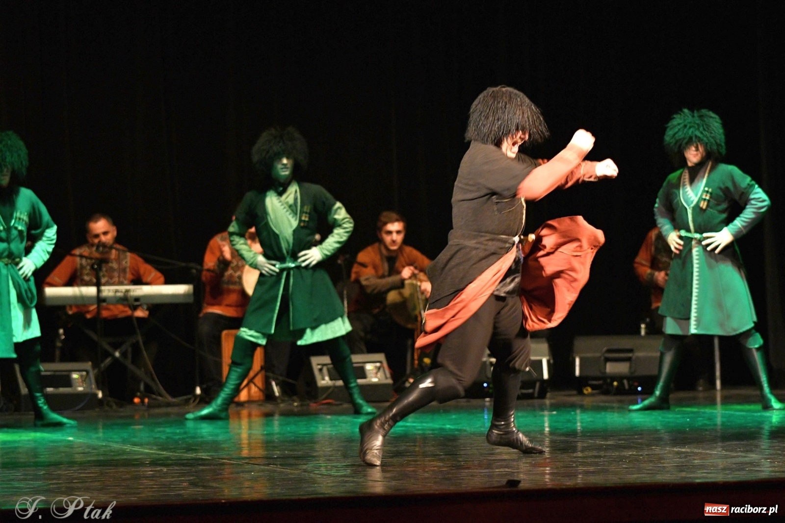 Zdjęcie w galerii na portalu naszraciborz.pl: Narodowa Perła Gruzji na deskach RCK  wiadomości z regionu