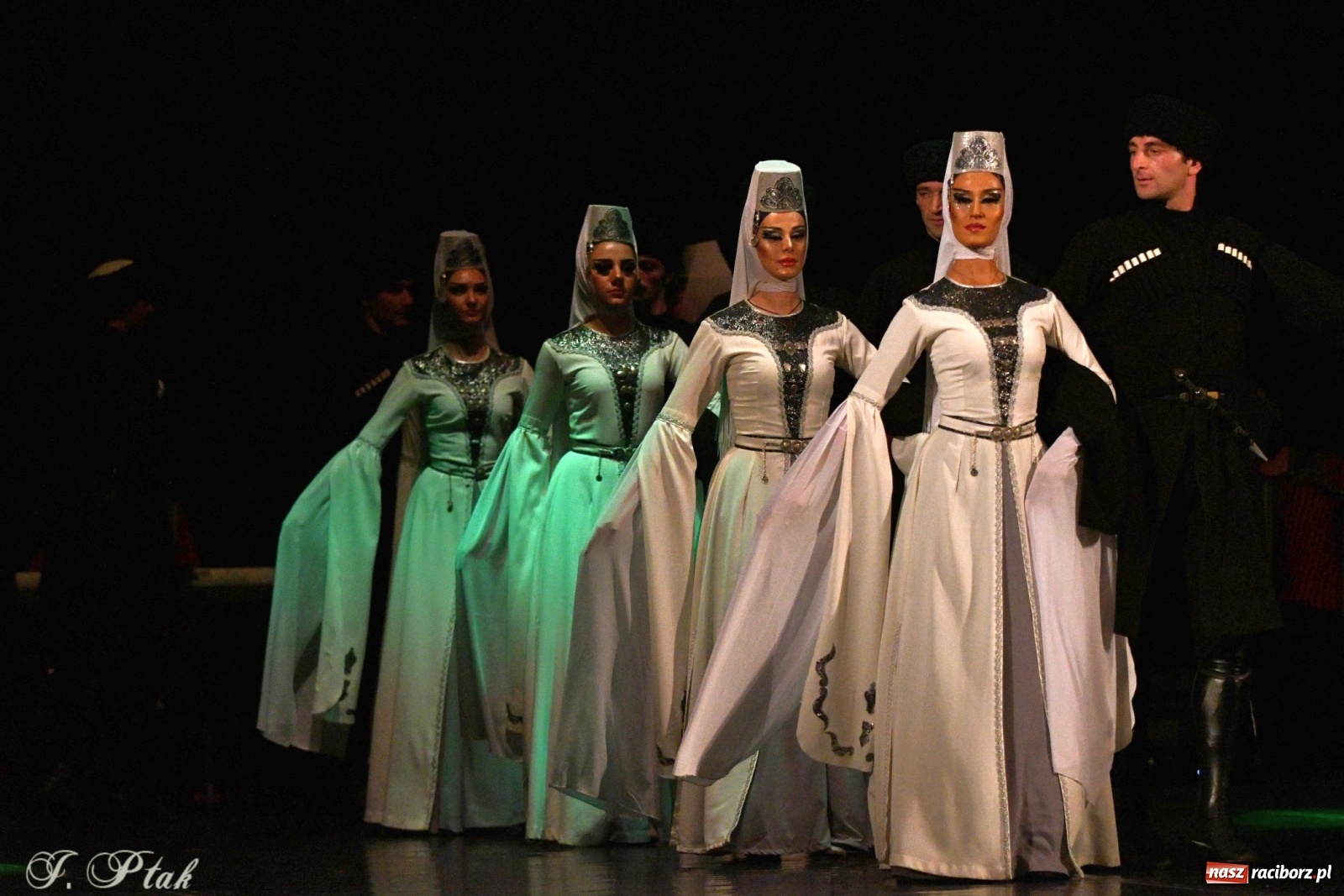 Zdjęcie w galerii na portalu naszraciborz.pl: Narodowa Perła Gruzji na deskach RCK  wiadomości z regionu