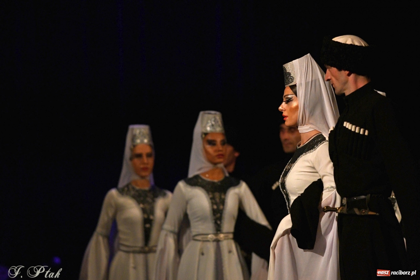 Zdjęcie w galerii na portalu naszraciborz.pl: Narodowa Perła Gruzji na deskach RCK  wiadomości z regionu