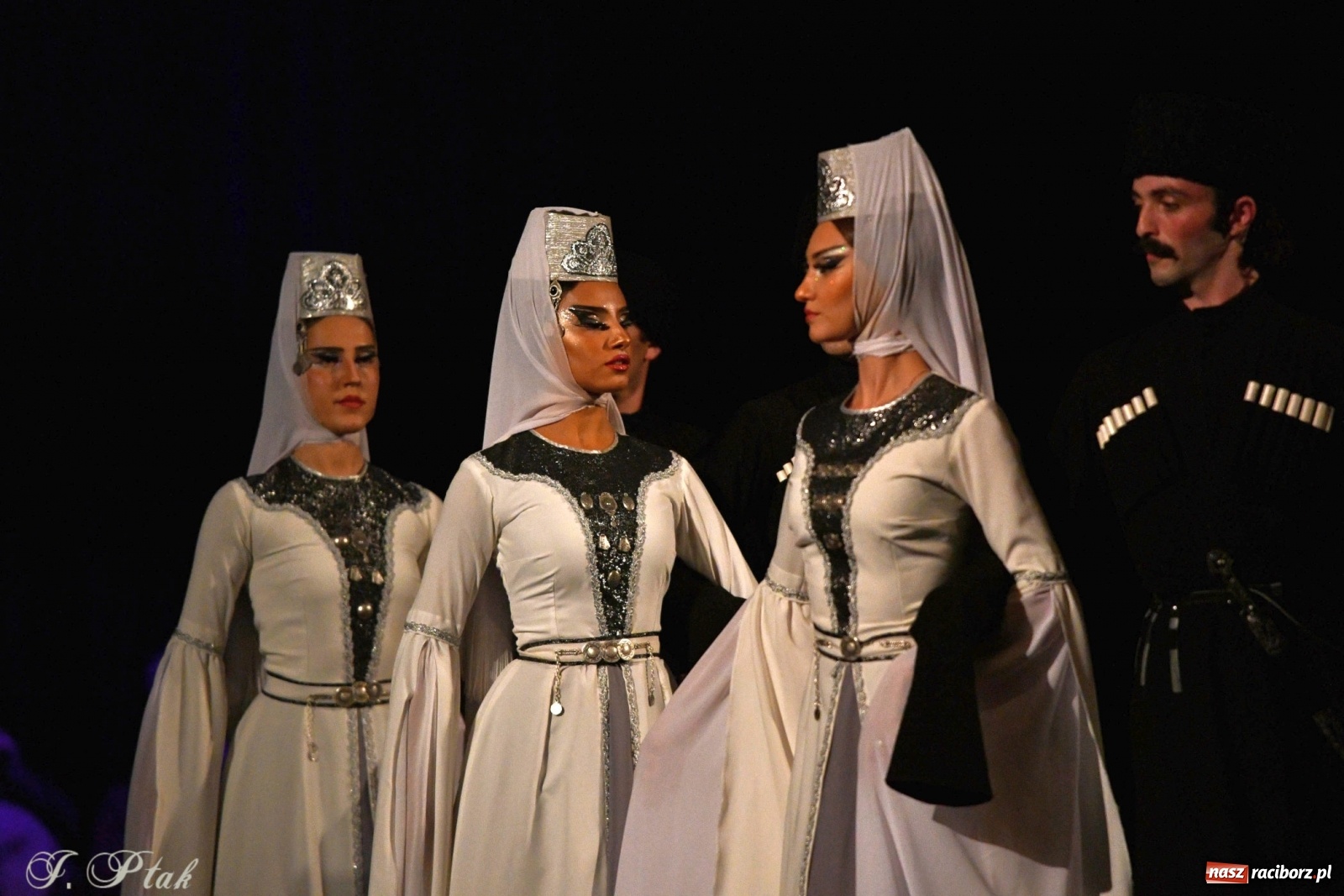 Zdjęcie w galerii na portalu naszraciborz.pl: Narodowa Perła Gruzji na deskach RCK  wiadomości z regionu