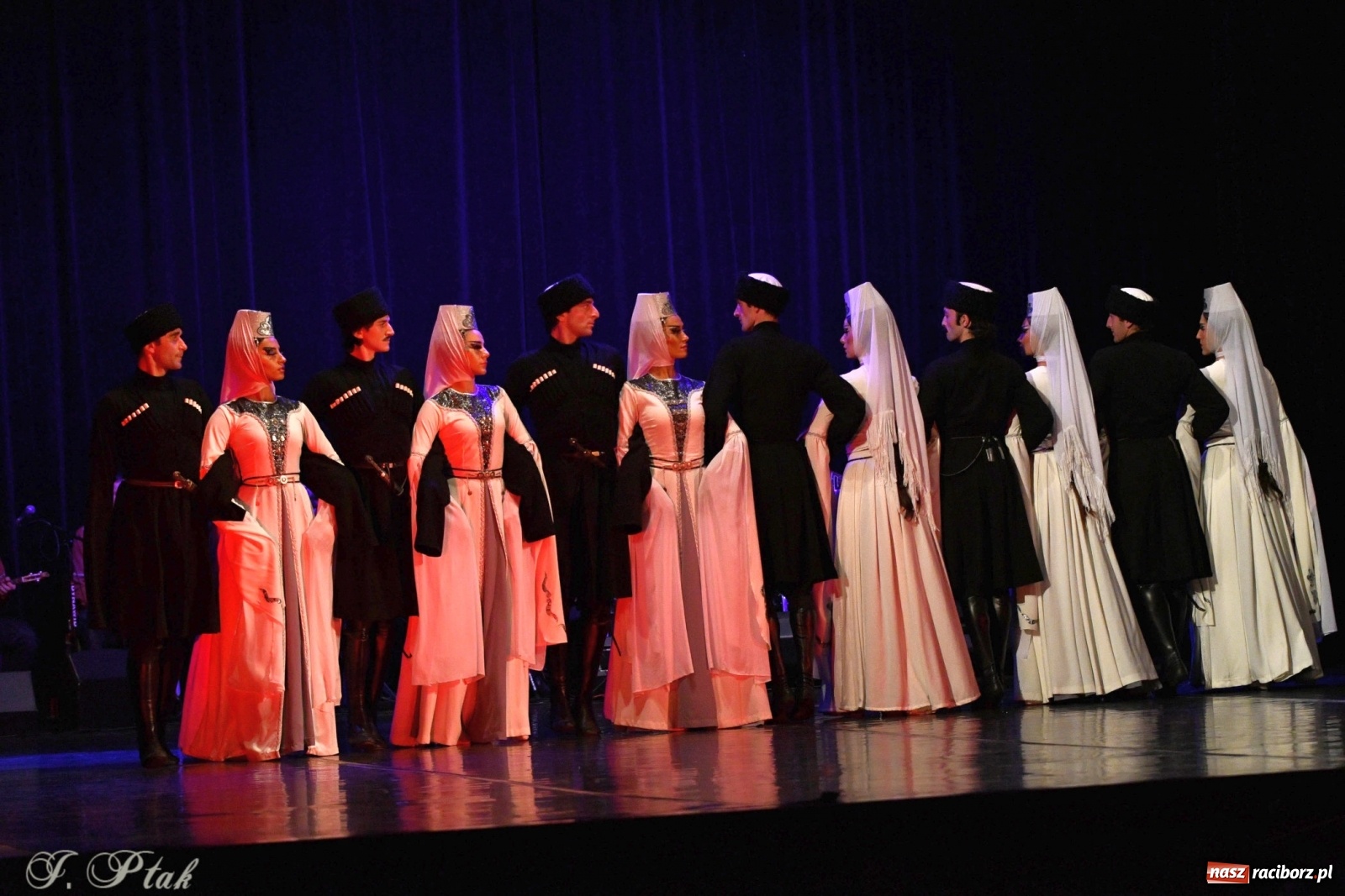 Zdjęcie w galerii na portalu naszraciborz.pl: Narodowa Perła Gruzji na deskach RCK  wiadomości z regionu