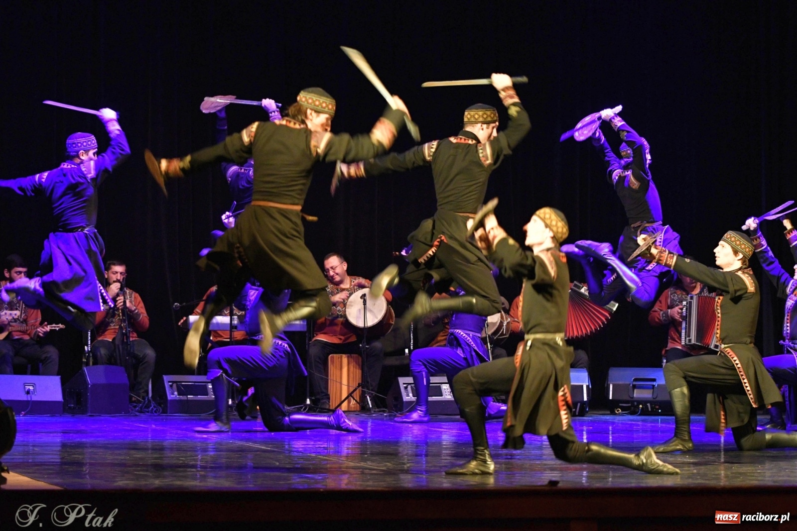 Zdjęcie w galerii na portalu naszraciborz.pl: Narodowa Perła Gruzji na deskach RCK  wiadomości z regionu