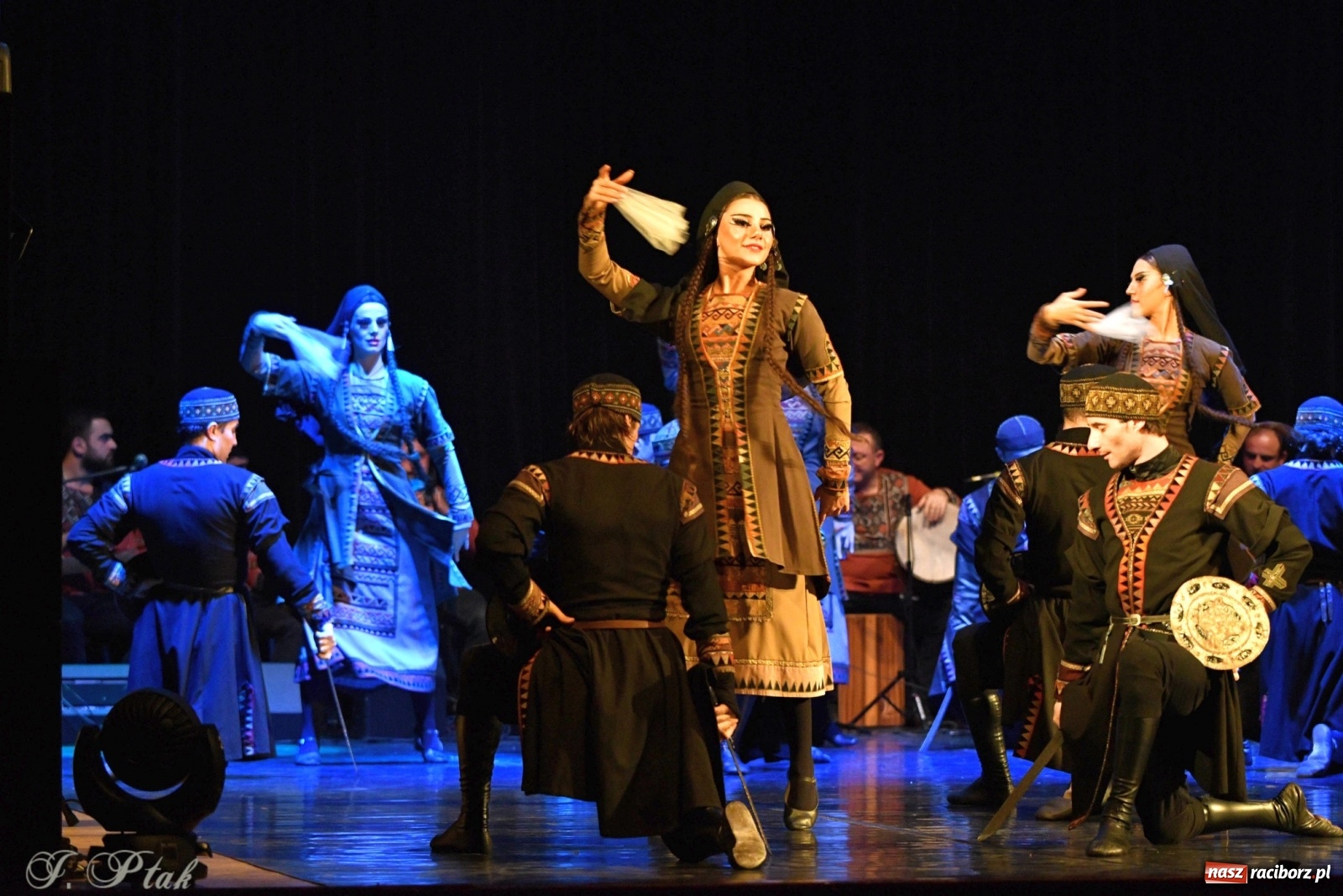 Zdjęcie w galerii na portalu naszraciborz.pl: Narodowa Perła Gruzji na deskach RCK  wiadomości z regionu