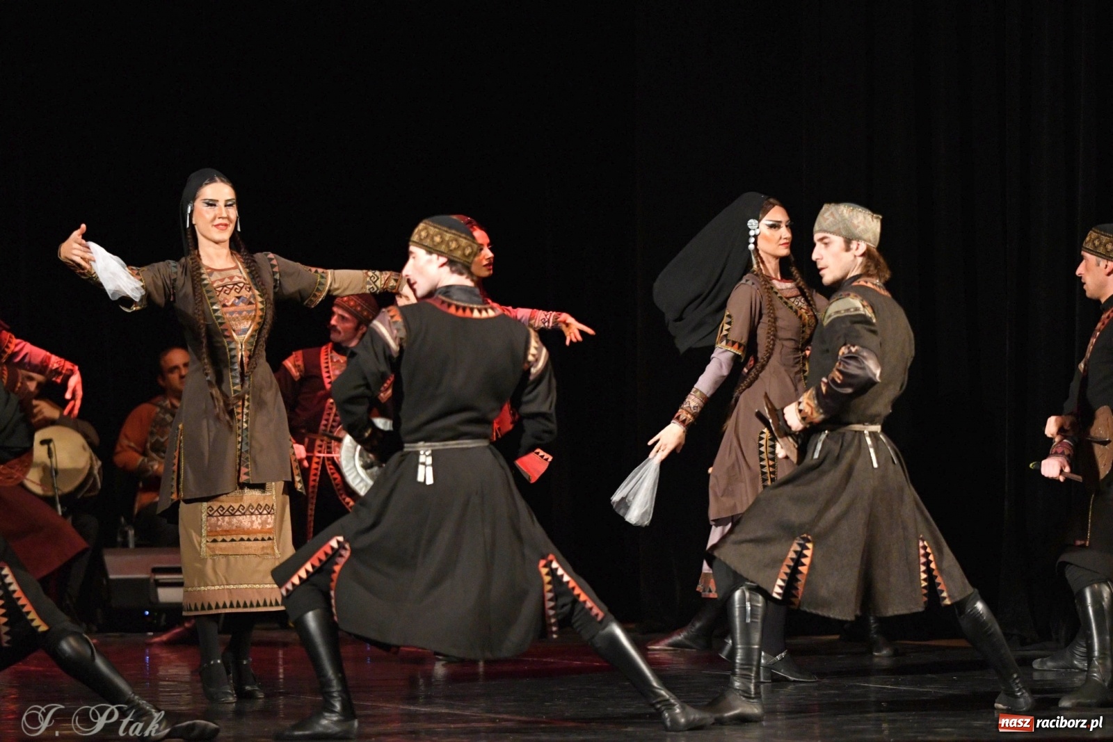 Zdjęcie w galerii na portalu naszraciborz.pl: Narodowa Perła Gruzji na deskach RCK  wiadomości z regionu