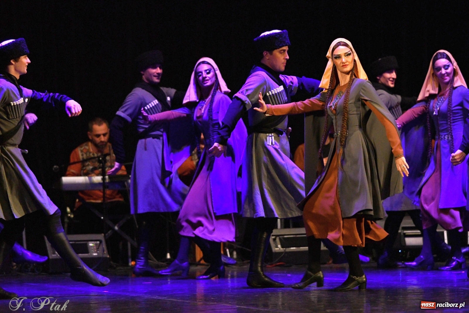 Zdjęcie w galerii na portalu naszraciborz.pl: Narodowa Perła Gruzji na deskach RCK  wiadomości z regionu