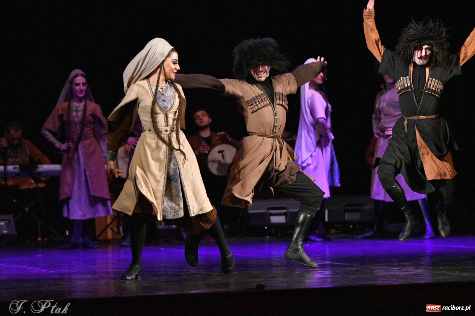 Zdjęcie w galerii na portalu naszraciborz.pl: Narodowa Perła Gruzji na deskach RCK  wiadomości z regionu