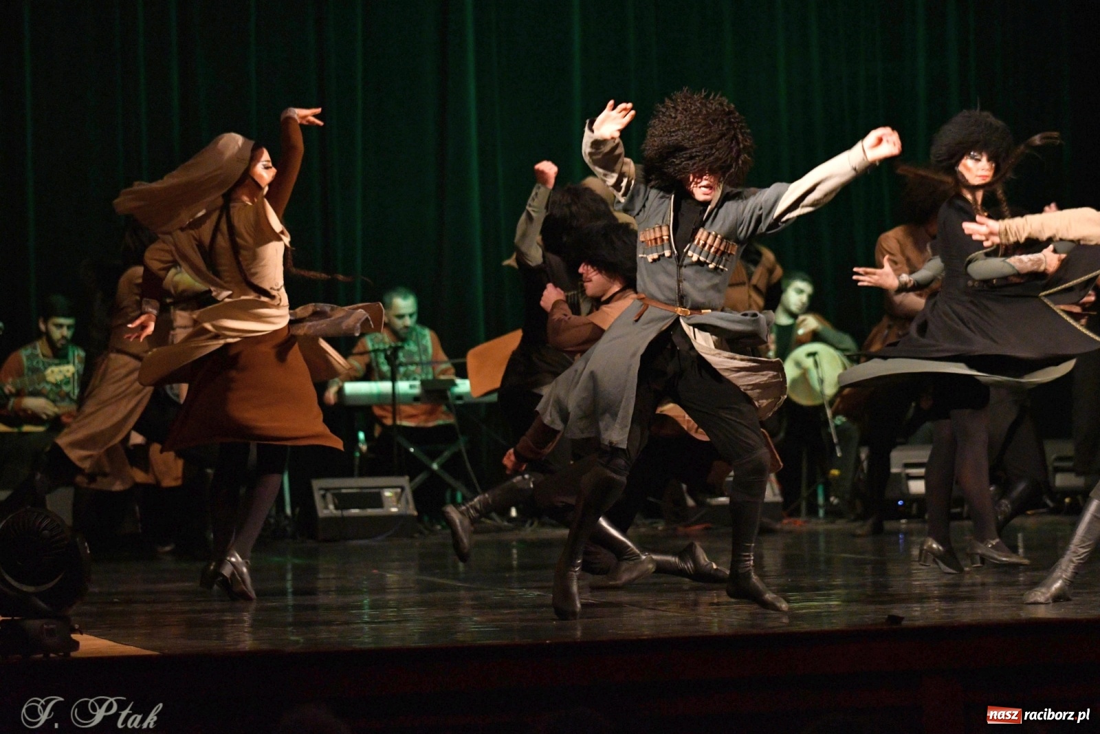 Zdjęcie w galerii na portalu naszraciborz.pl: Narodowa Perła Gruzji na deskach RCK  wiadomości z regionu