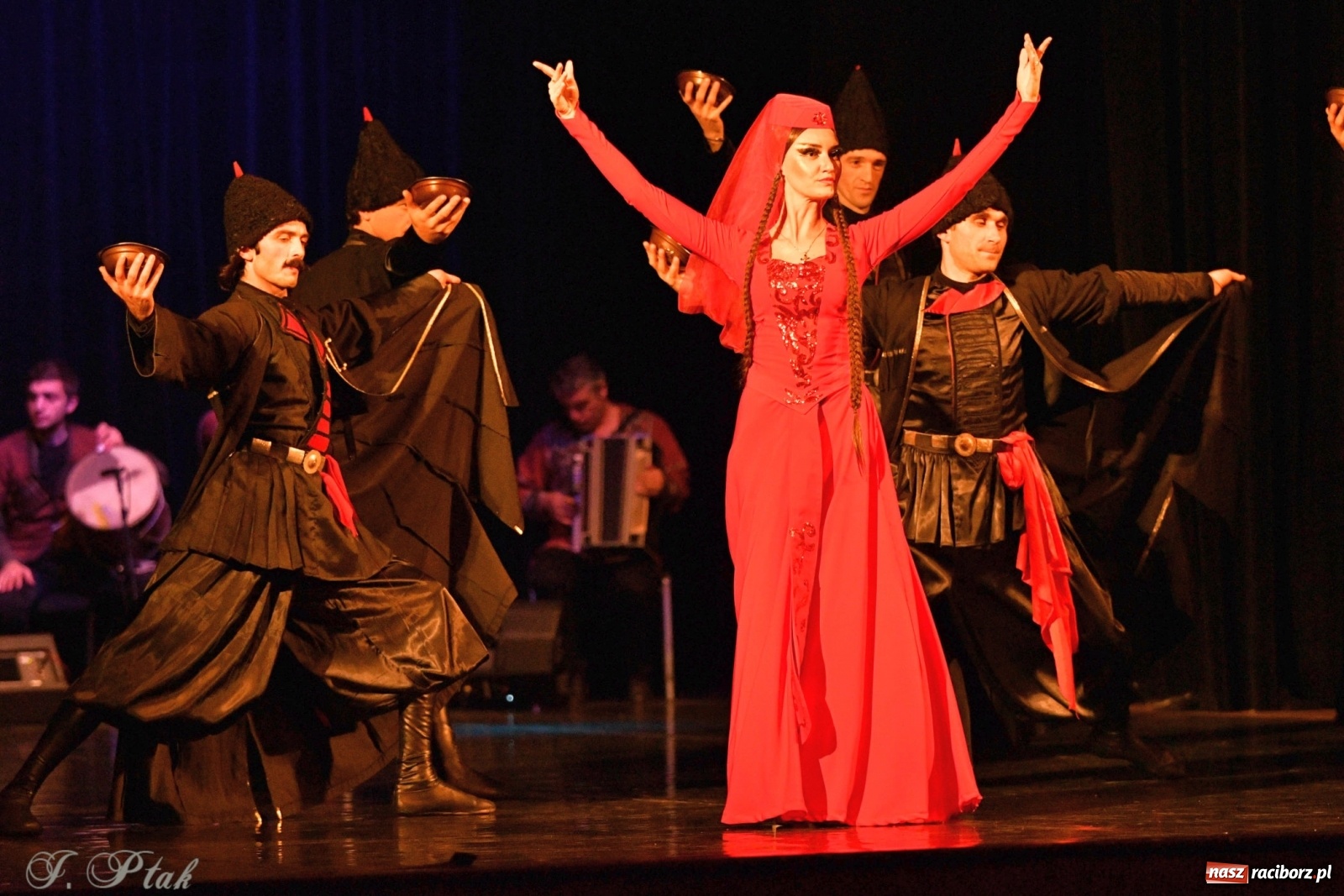 Zdjęcie w galerii na portalu naszraciborz.pl: Narodowa Perła Gruzji na deskach RCK  wiadomości z regionu