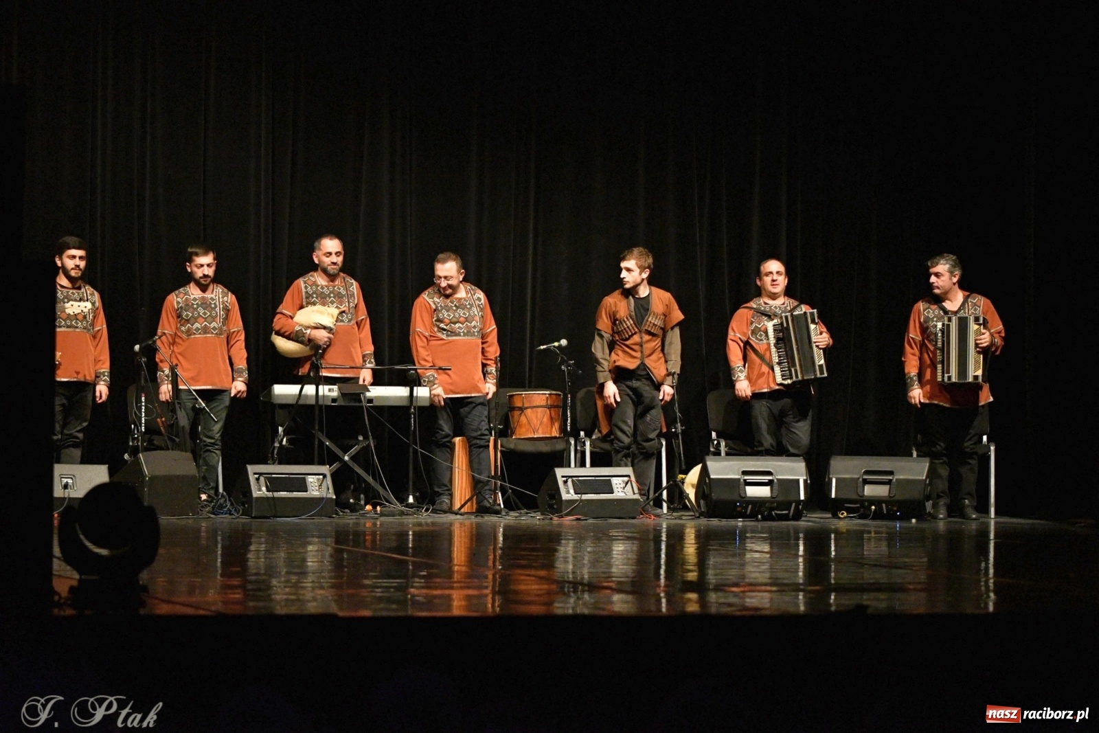 Zdjęcie w galerii na portalu naszraciborz.pl: Narodowa Perła Gruzji na deskach RCK  wiadomości z regionu