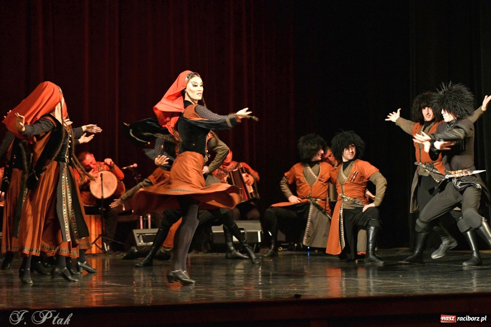 Zdjęcie w galerii na portalu naszraciborz.pl: Narodowa Perła Gruzji na deskach RCK  wiadomości z regionu