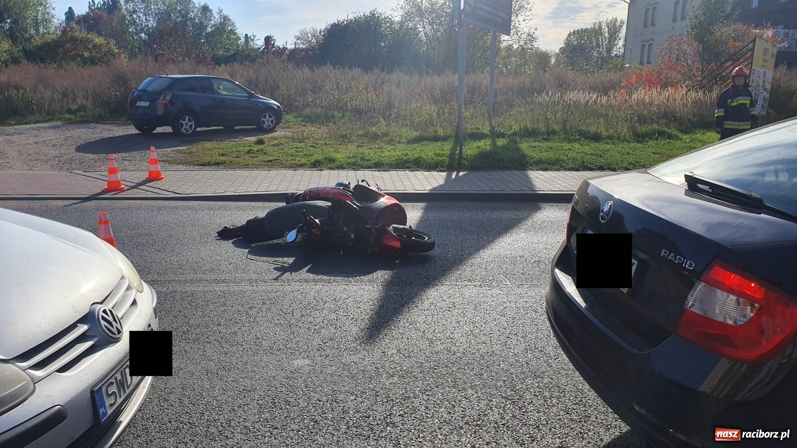 Zdjęcie w galerii na portalu naszraciborz.pl: Zderzenie skutera i opla na Bosackiej [FOTO] wiadomości z regionu