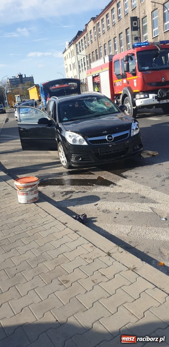 Zdjęcie w galerii na portalu naszraciborz.pl: Zderzenie skutera i opla na Bosackiej [FOTO] wiadomości z regionu