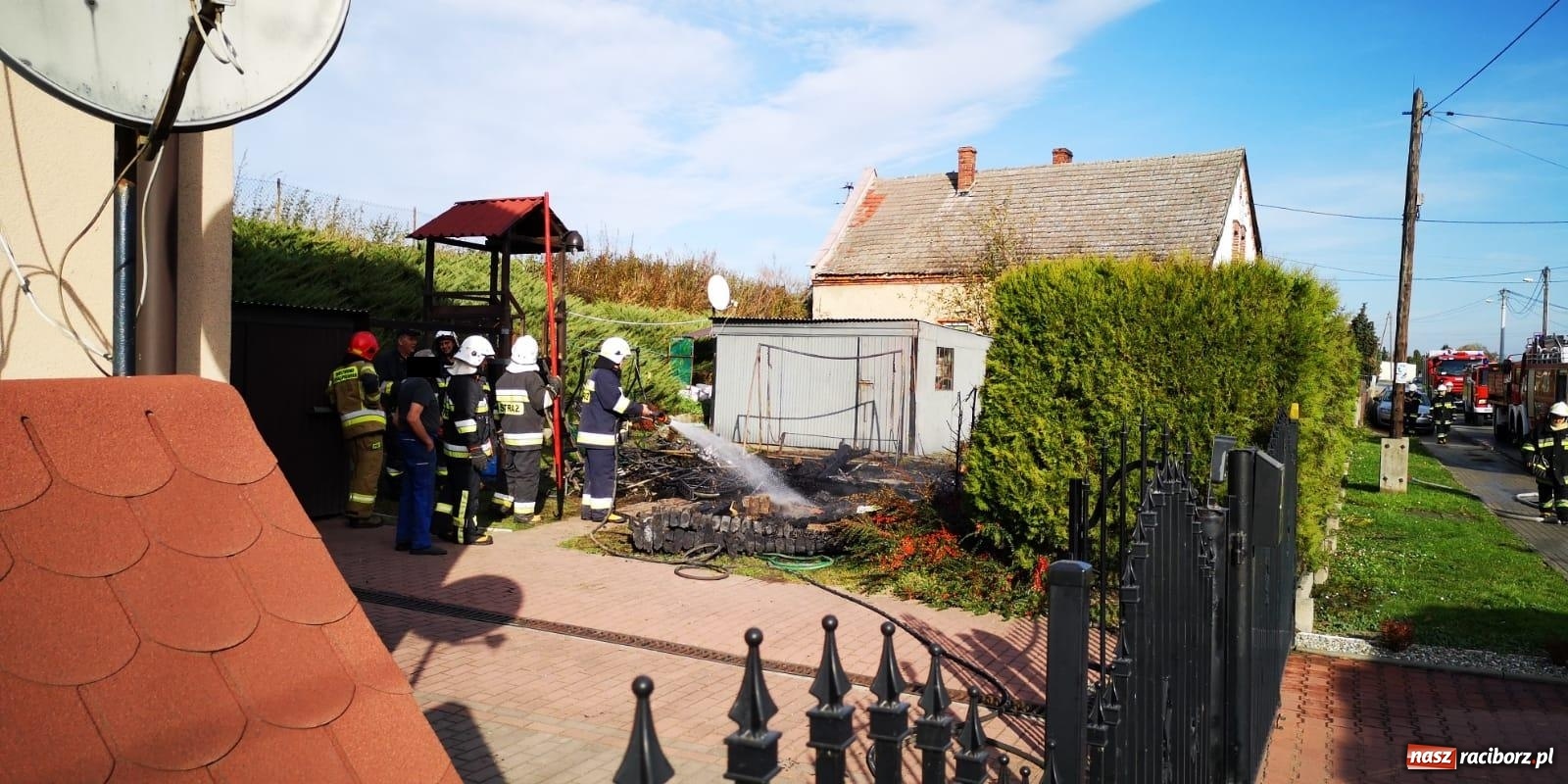 Zdjęcie w galerii na portalu naszraciborz.pl: Pożar w Krzanowicach. Spłonęła doszczętnie altana [FOTO i WIDEO] wiadomości z regionu