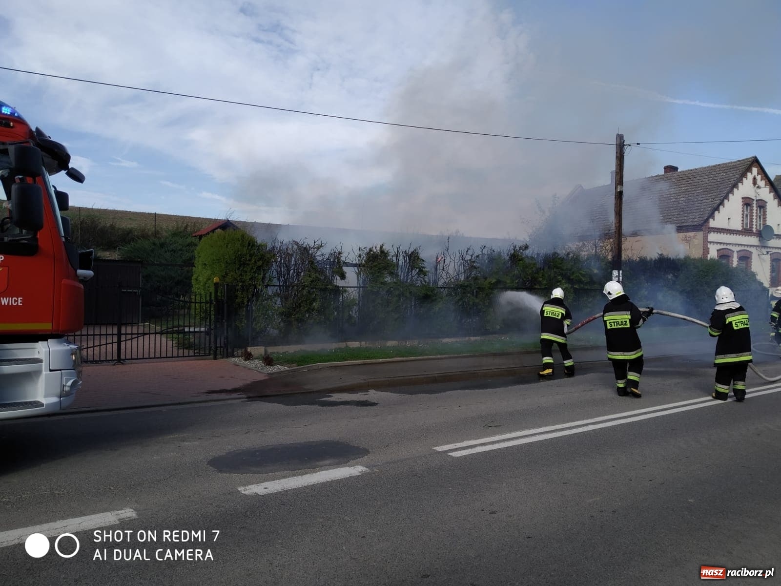 Zdjęcie w galerii na portalu naszraciborz.pl: Pożar w Krzanowicach. Spłonęła doszczętnie altana [FOTO i WIDEO] wiadomości z regionu
