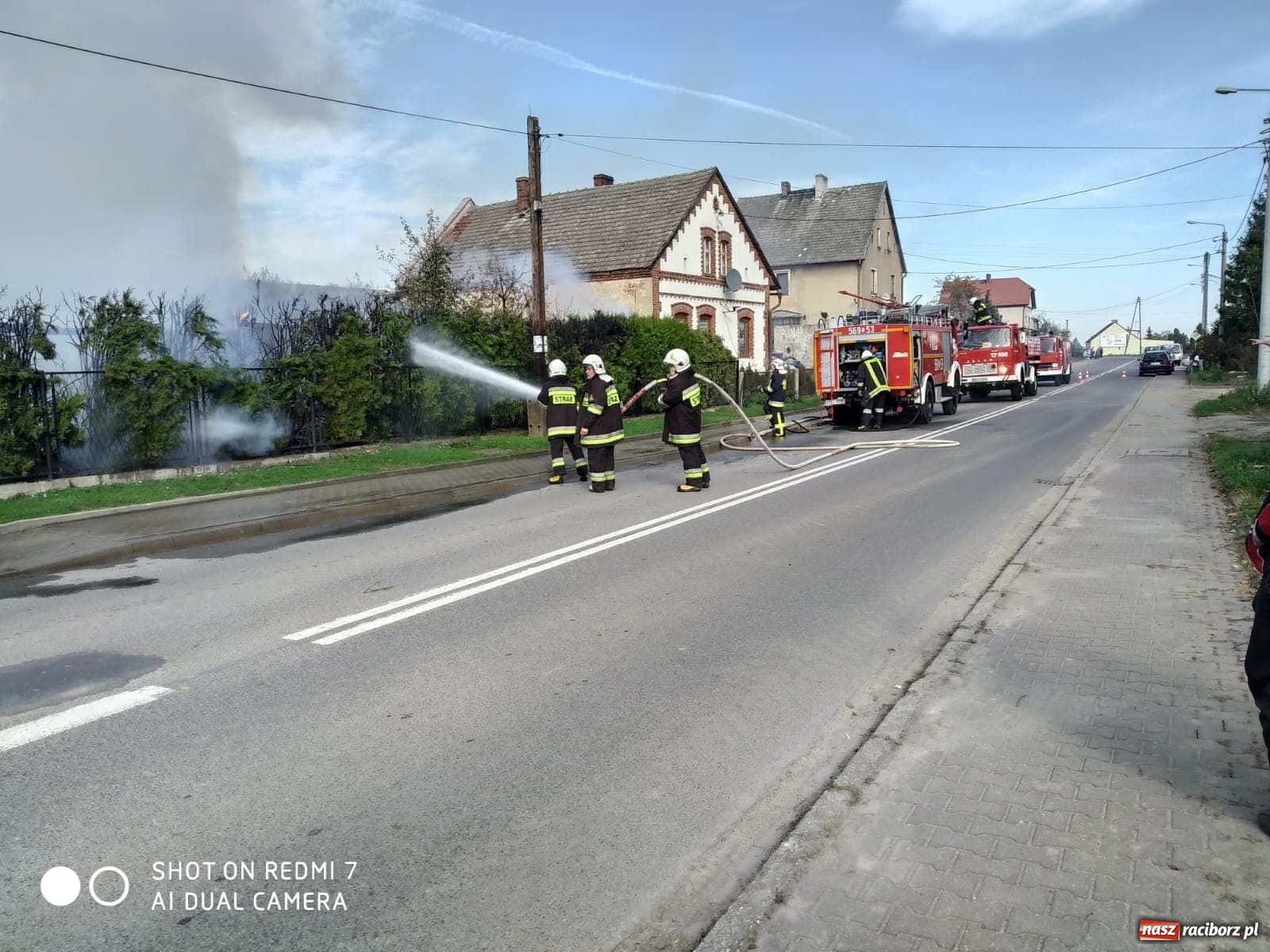 Zdjęcie w galerii na portalu naszraciborz.pl: Pożar w Krzanowicach. Spłonęła doszczętnie altana [FOTO i WIDEO] wiadomości z regionu