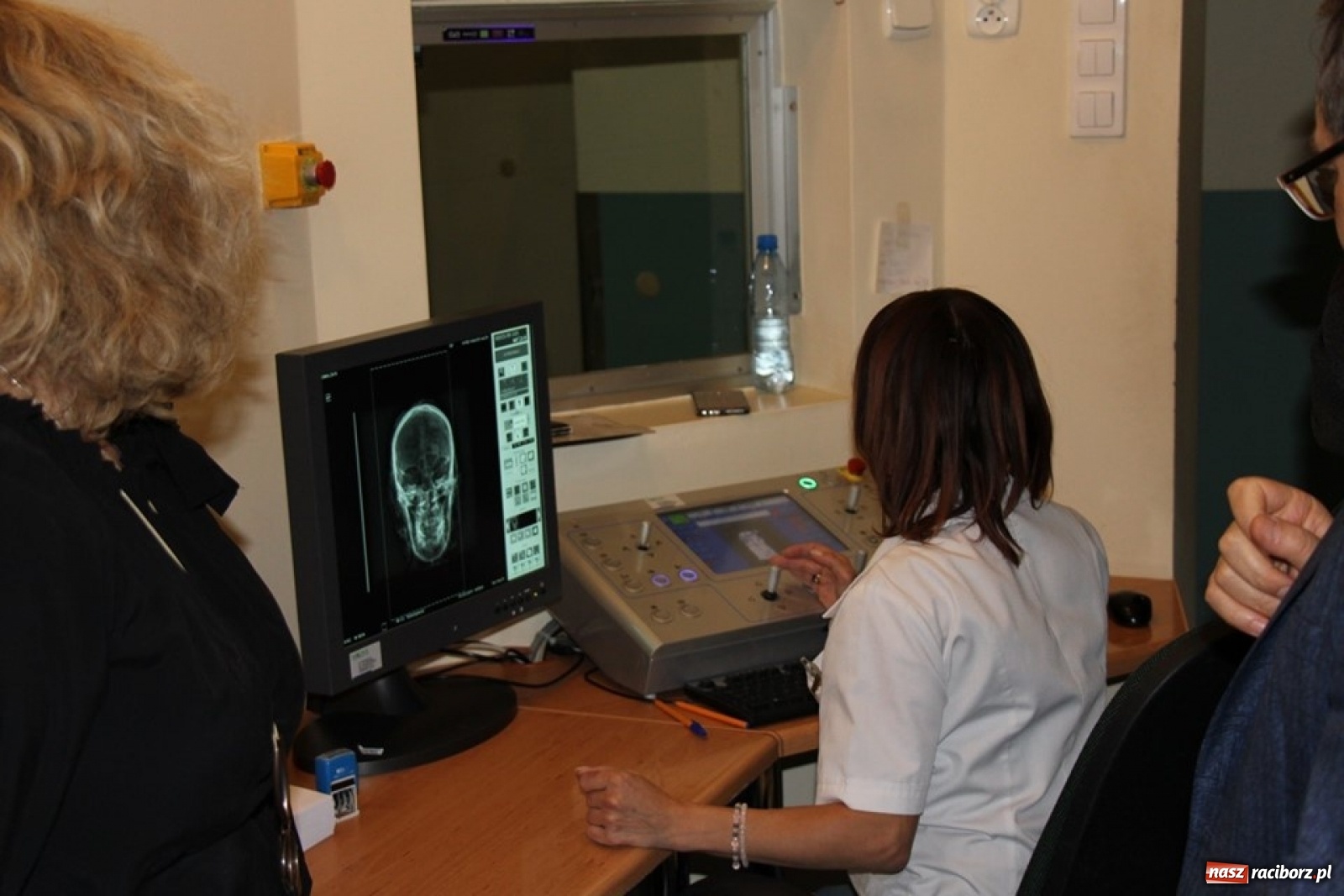 Zdjęcie w galerii na portalu naszraciborz.pl: Mumia z Raciborza trafiła na specjalistyczne badania do Krakowa wiadomości z regionu