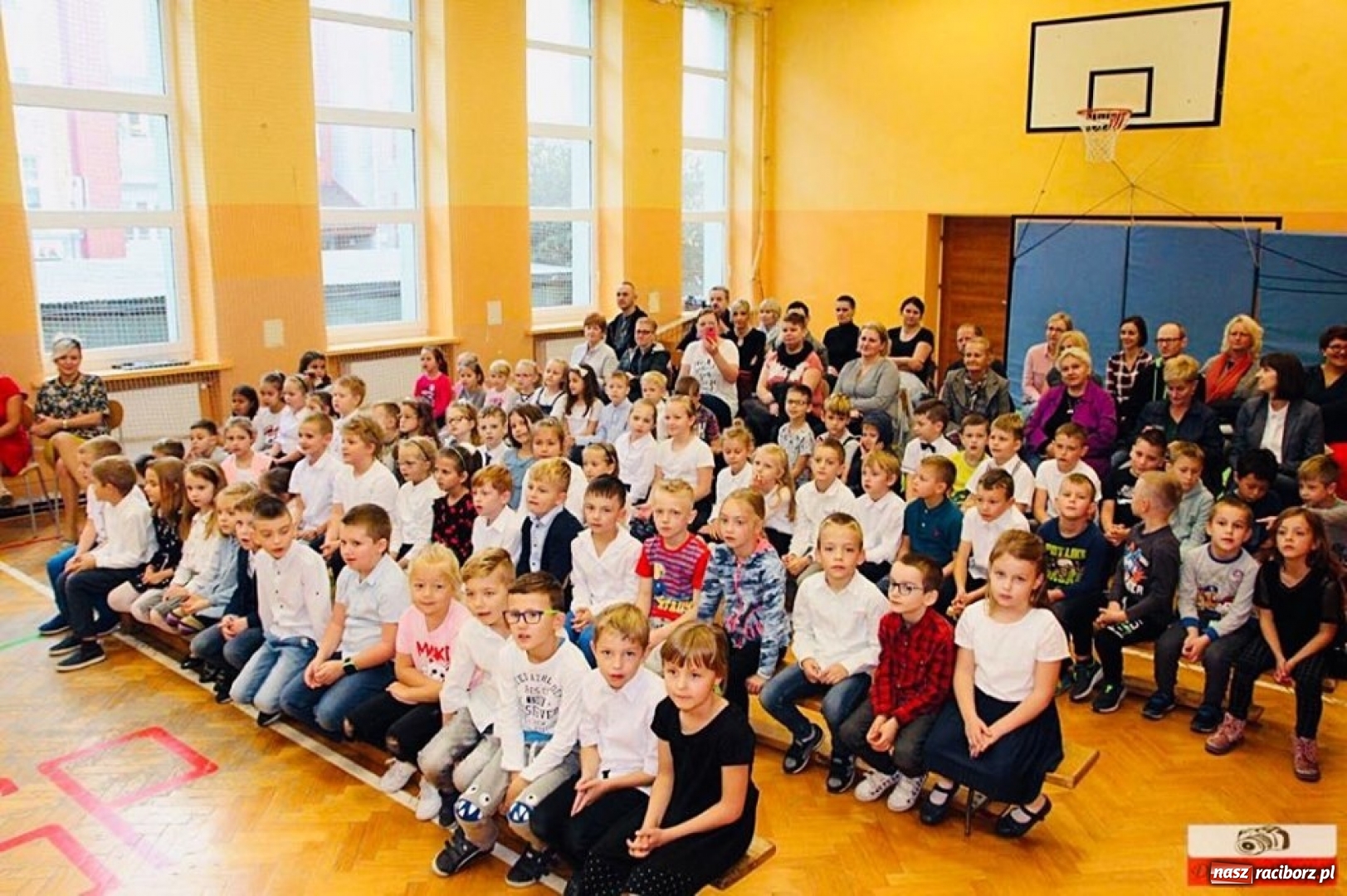 Zdjęcie w galerii na portalu naszraciborz.pl: W SP 13 pasowali na świetlika  wiadomości z regionu