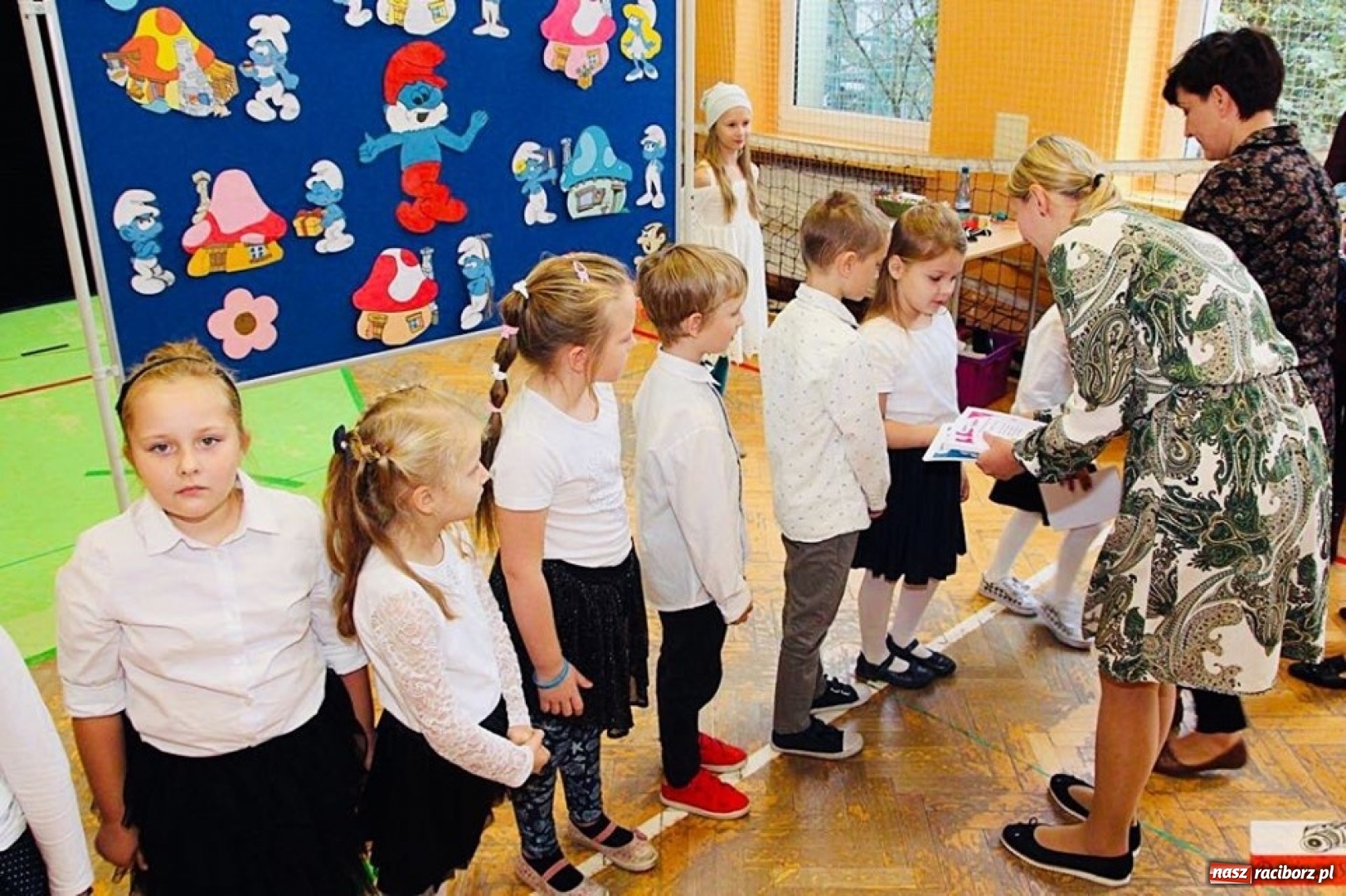 Zdjęcie w galerii na portalu naszraciborz.pl: W SP 13 pasowali na świetlika  wiadomości z regionu