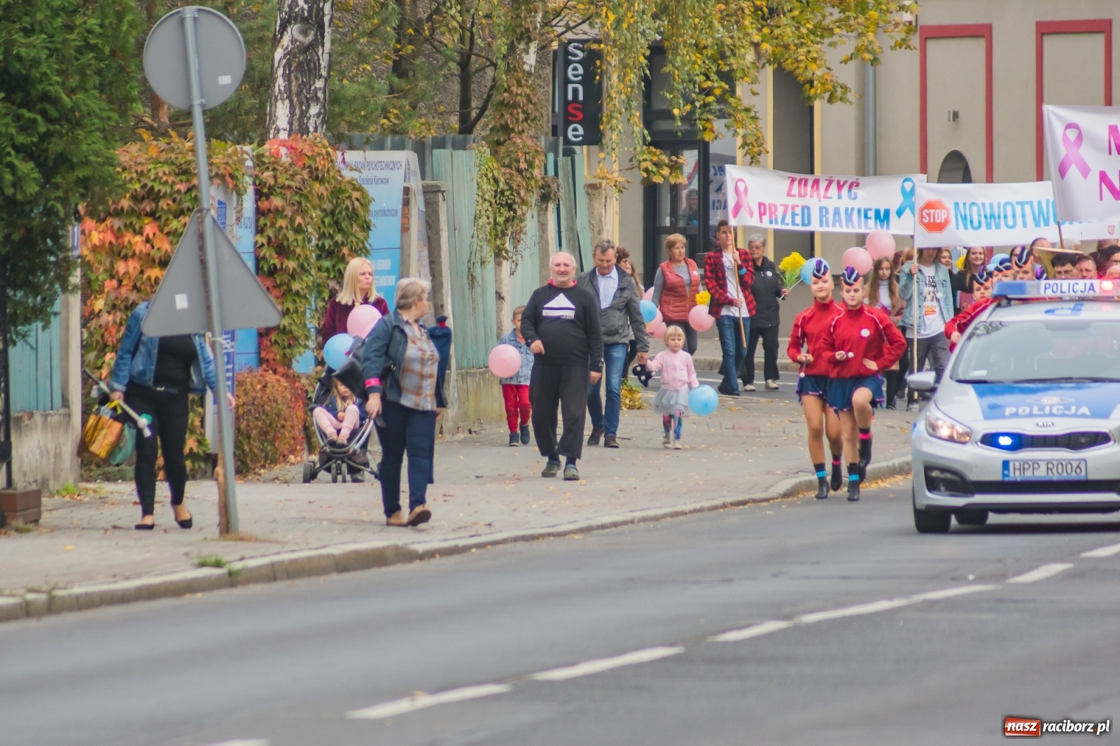 Zdjęcie w galerii na portalu naszraciborz.pl: Marsz Nadziei przeszedł ulicami Raciborza już po raz dwudziesty [FOTO i WIDEO] wiadomości z regionu