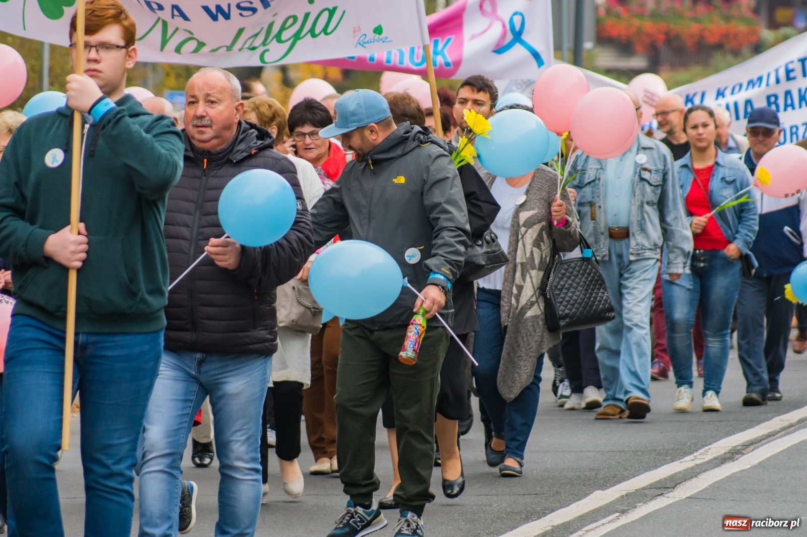 Zdjęcie w galerii na portalu naszraciborz.pl: Marsz Nadziei przeszedł ulicami Raciborza już po raz dwudziesty [FOTO i WIDEO] wiadomości z regionu