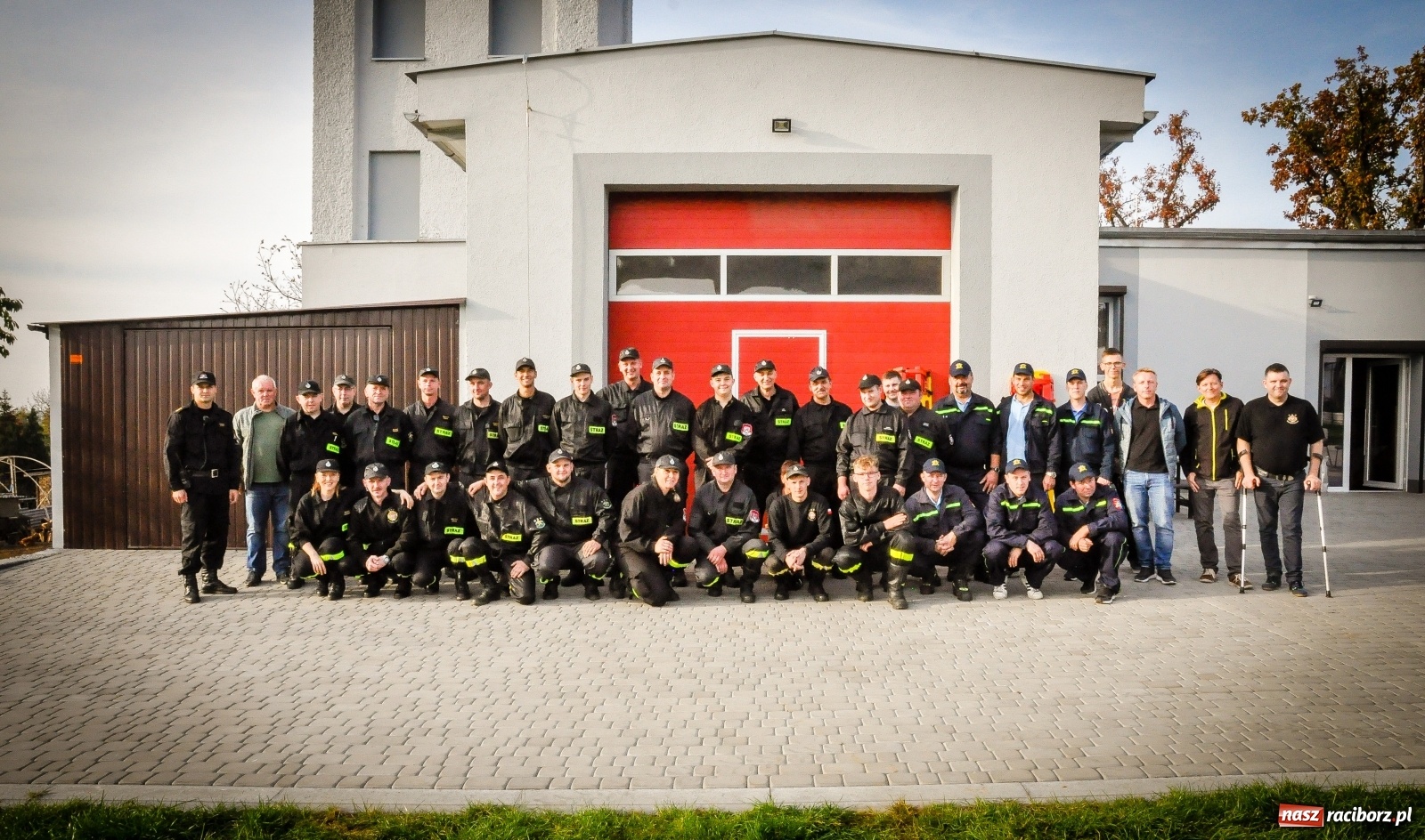 Zdjęcie w galerii na portalu naszraciborz.pl: Ponad dwudziestu strażaków poszukiwało dziś dwóch rannych grzybiarzy  wiadomości z regionu