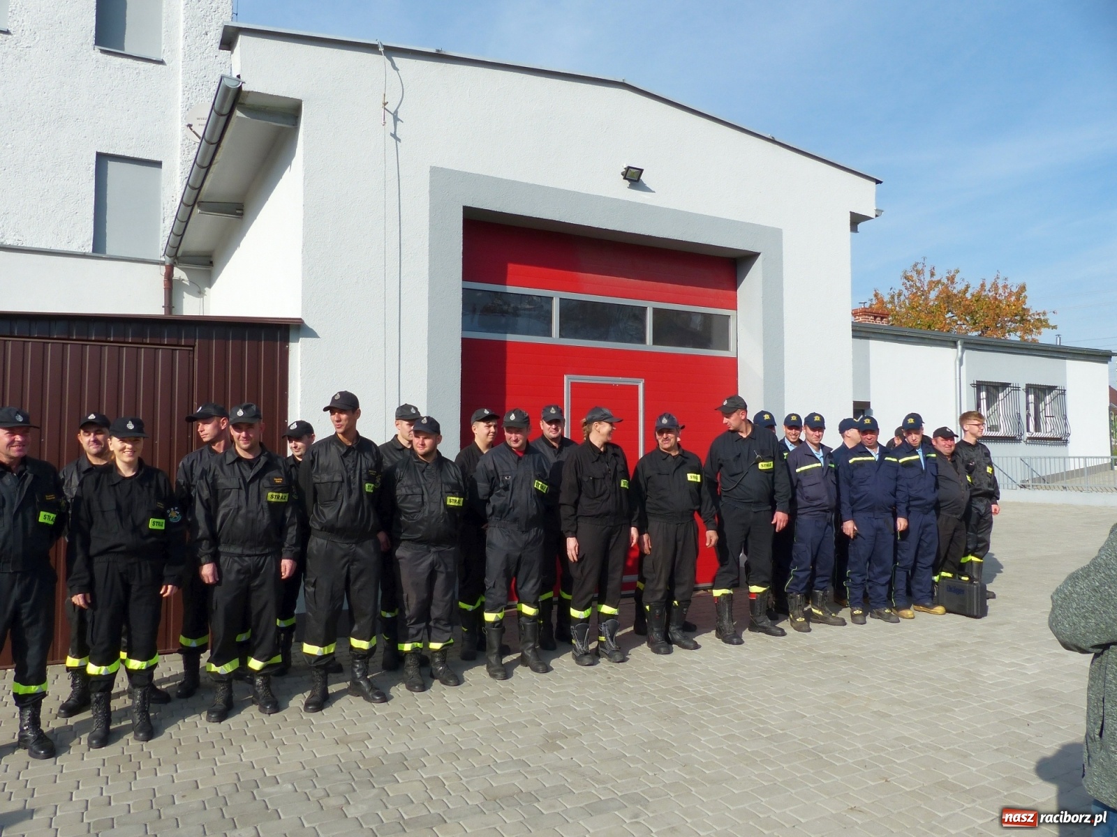 Zdjęcie w galerii na portalu naszraciborz.pl: Ponad dwudziestu strażaków poszukiwało dziś dwóch rannych grzybiarzy  wiadomości z regionu