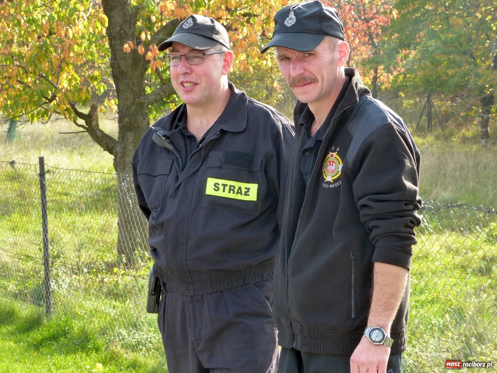 Zdjęcie w galerii na portalu naszraciborz.pl: Ponad dwudziestu strażaków poszukiwało dziś dwóch rannych grzybiarzy  wiadomości z regionu