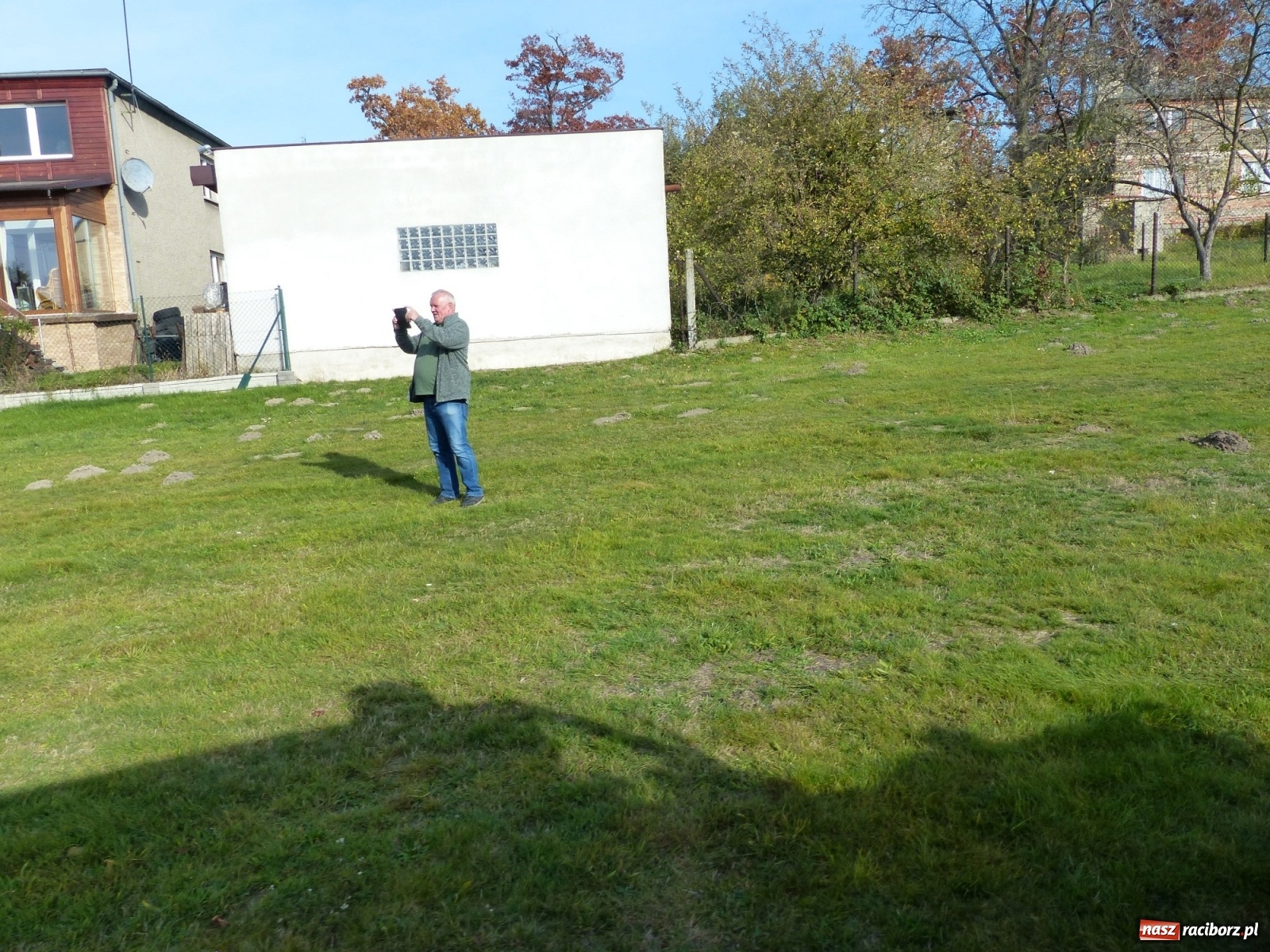 Zdjęcie w galerii na portalu naszraciborz.pl: Ponad dwudziestu strażaków poszukiwało dziś dwóch rannych grzybiarzy  wiadomości z regionu