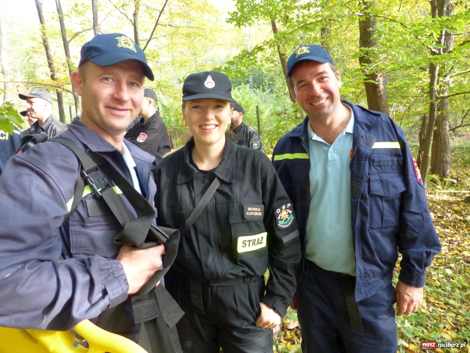 Zdjęcie w galerii na portalu naszraciborz.pl: Ponad dwudziestu strażaków poszukiwało dziś dwóch rannych grzybiarzy  wiadomości z regionu