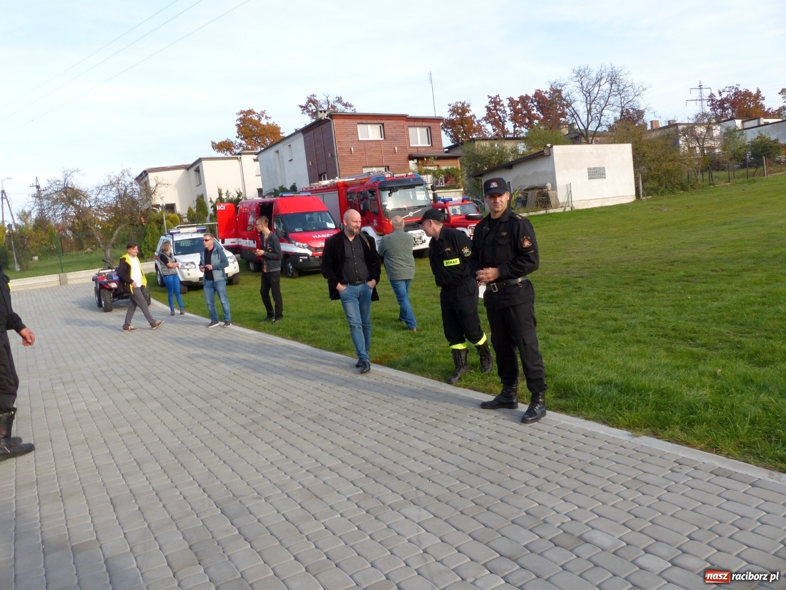 Zdjęcie w galerii na portalu naszraciborz.pl: Ponad dwudziestu strażaków poszukiwało dziś dwóch rannych grzybiarzy  wiadomości z regionu