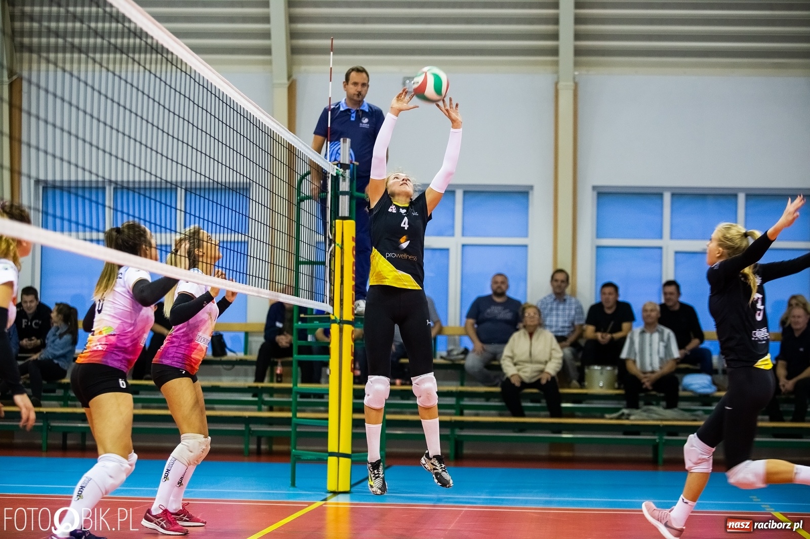 Zdjęcie w galerii na portalu naszraciborz.pl: Katowicki Sokół rozszarpał Krzanowice wiadomości z regionu