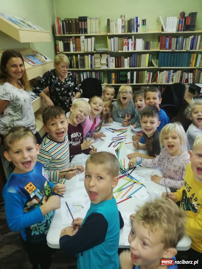 Zdjęcie w galerii na portalu naszraciborz.pl: Biedroneczki i Misie gościły w rudzkiej bibliotece wiadomości z regionu