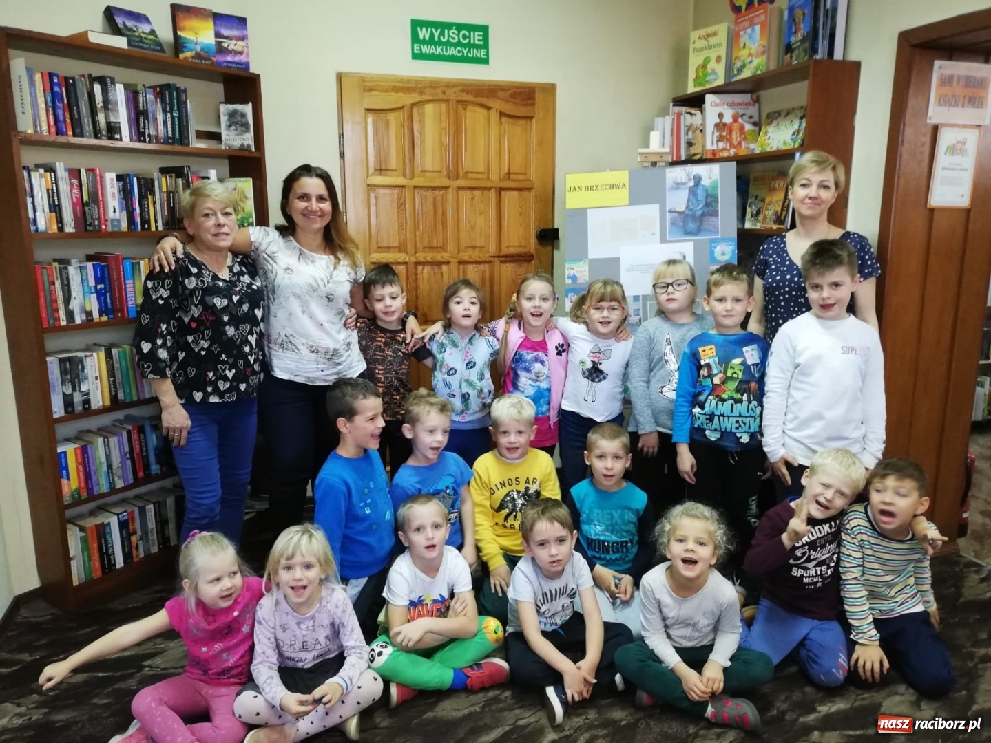 Zdjęcie w galerii na portalu naszraciborz.pl: Biedroneczki i Misie gościły w rudzkiej bibliotece wiadomości z regionu