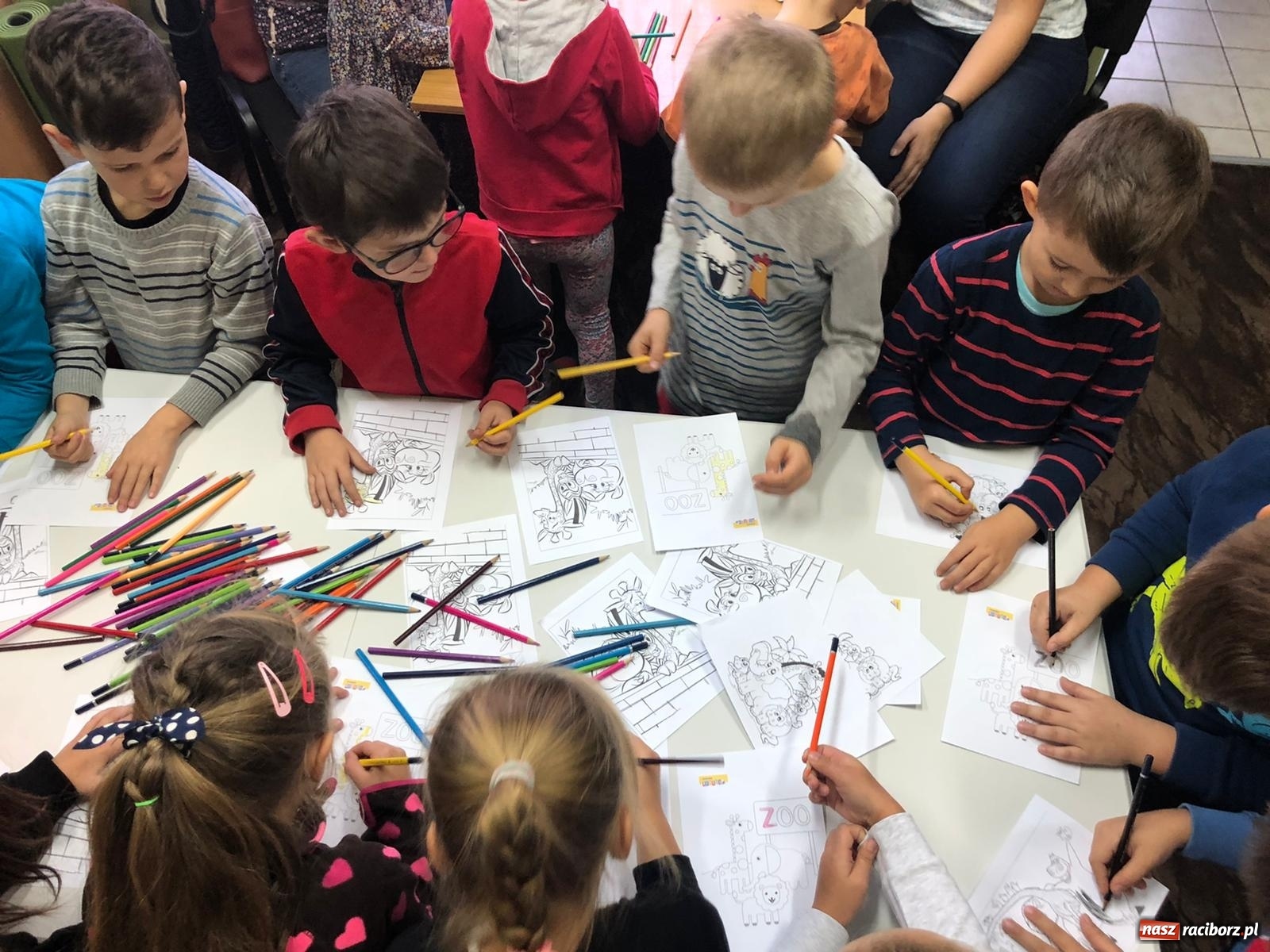 Zdjęcie w galerii na portalu naszraciborz.pl: Biedroneczki i Misie gościły w rudzkiej bibliotece wiadomości z regionu