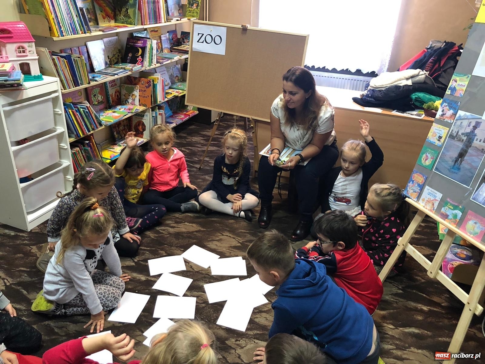 Zdjęcie w galerii na portalu naszraciborz.pl: Biedroneczki i Misie gościły w rudzkiej bibliotece wiadomości z regionu