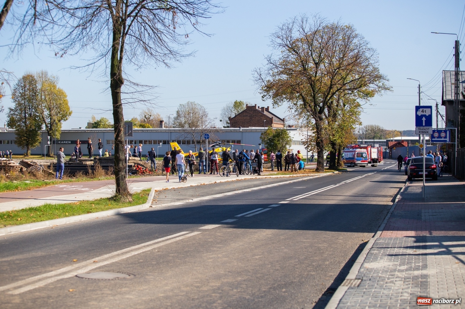 Zdjęcie w galerii na portalu naszraciborz.pl: Śmigłowiec LPR lądował na Łąkowej. Powodem próba samobójcza [FOTO i WIDEO] wiadomości z regionu