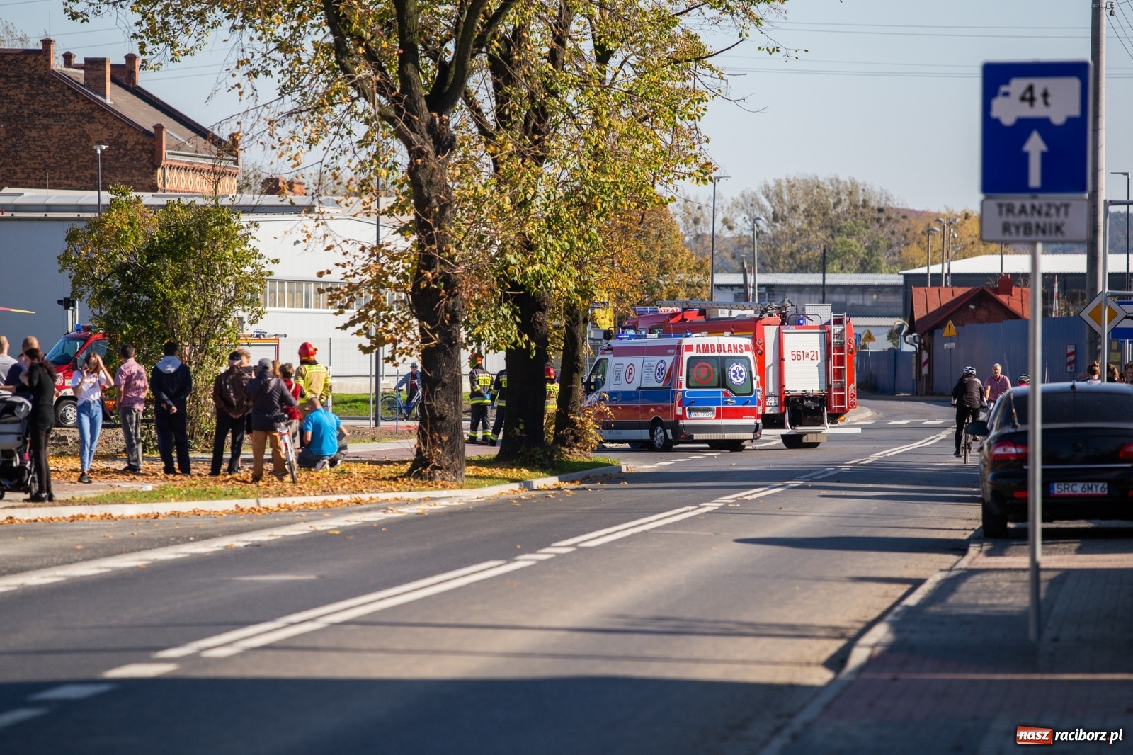 Zdjęcie w galerii na portalu naszraciborz.pl: Śmigłowiec LPR lądował na Łąkowej. Powodem próba samobójcza [FOTO i WIDEO] wiadomości z regionu