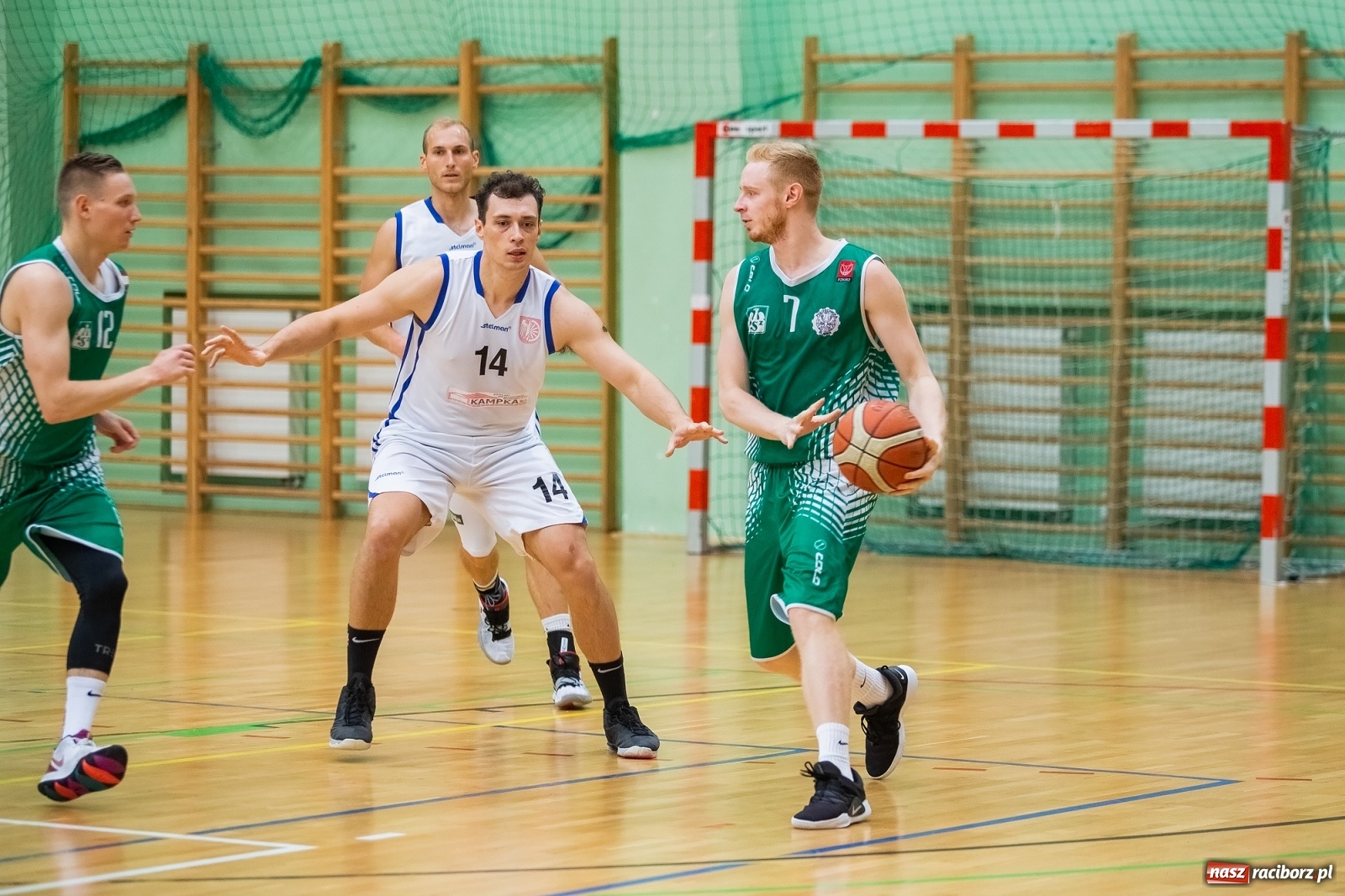 Zdjęcie w galerii na portalu naszraciborz.pl: Sromotna porażka raciborskiej Ofensywy wiadomości z regionu