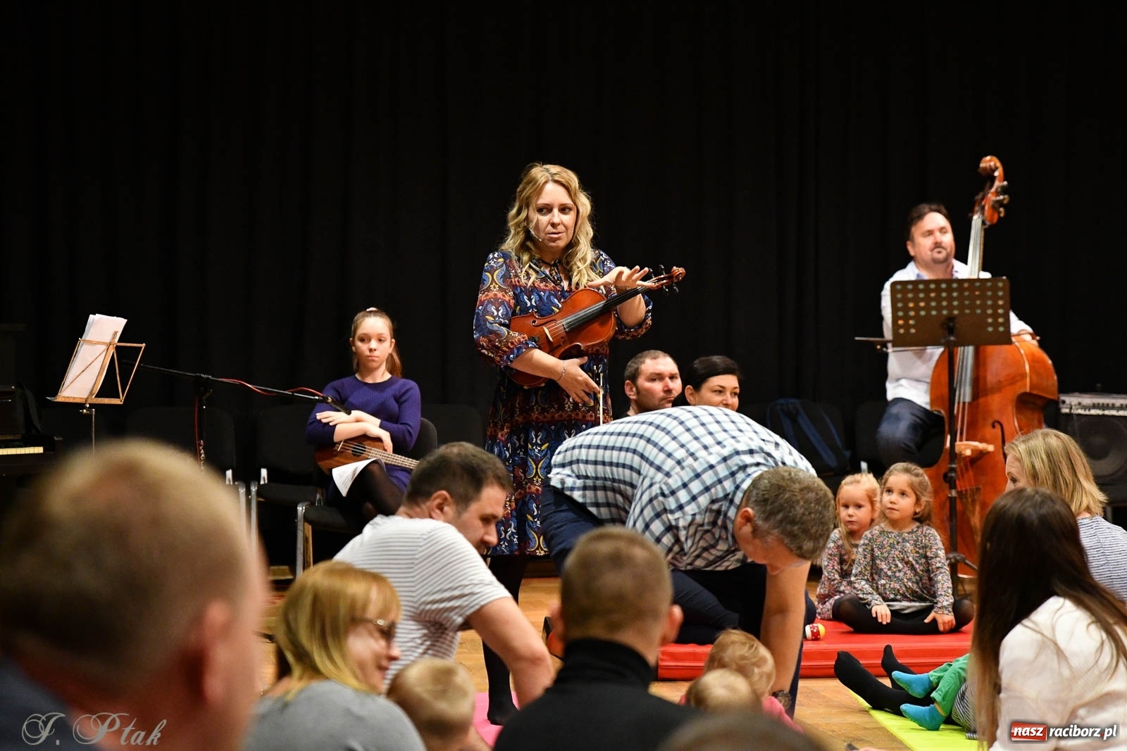 Zdjęcie w galerii na portalu naszraciborz.pl: Maluchy w krainie dźwięku. Popołudniowe spotkania z muzyką wróciły do RCK wiadomości z regionu